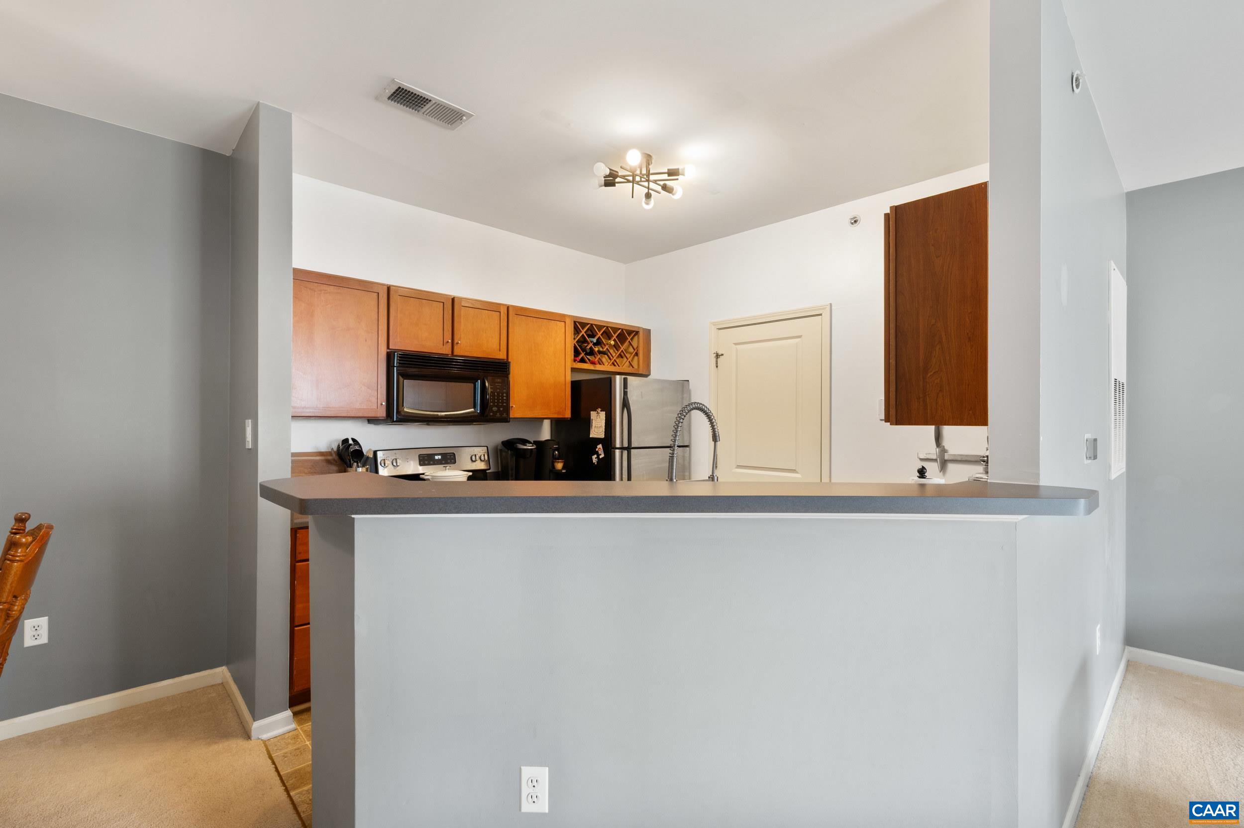 720 WALKER SQ, CHARLOTTESVILLE, Virginia 22903, 1 Bedroom Bedrooms, ,1 BathroomBathrooms,Residential,720 WALKER SQ,678941 MLS # 678941