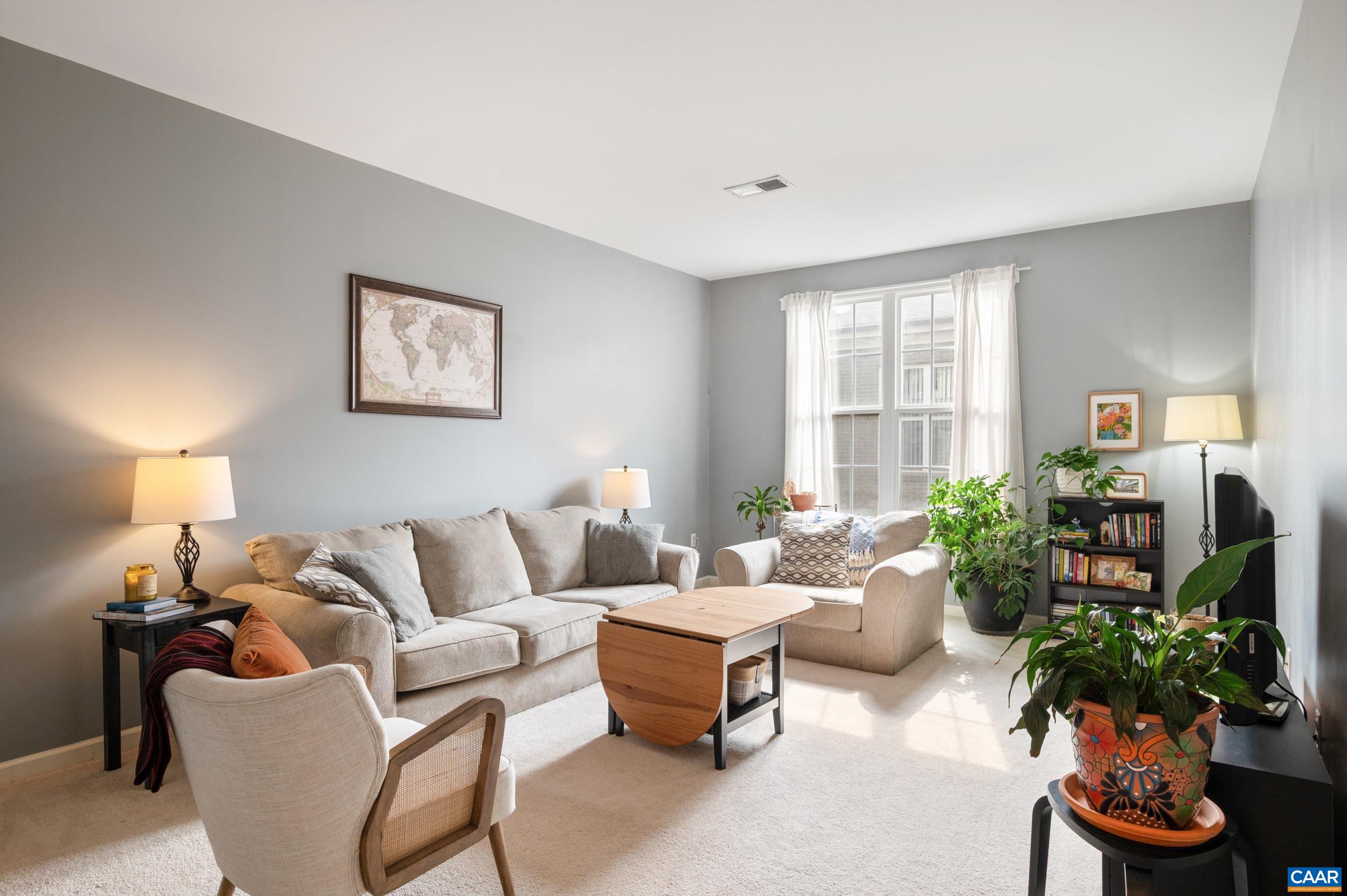 720 WALKER SQ, CHARLOTTESVILLE, Virginia 22903, 1 Bedroom Bedrooms, ,1 BathroomBathrooms,Residential,720 WALKER SQ,678941 MLS # 678941