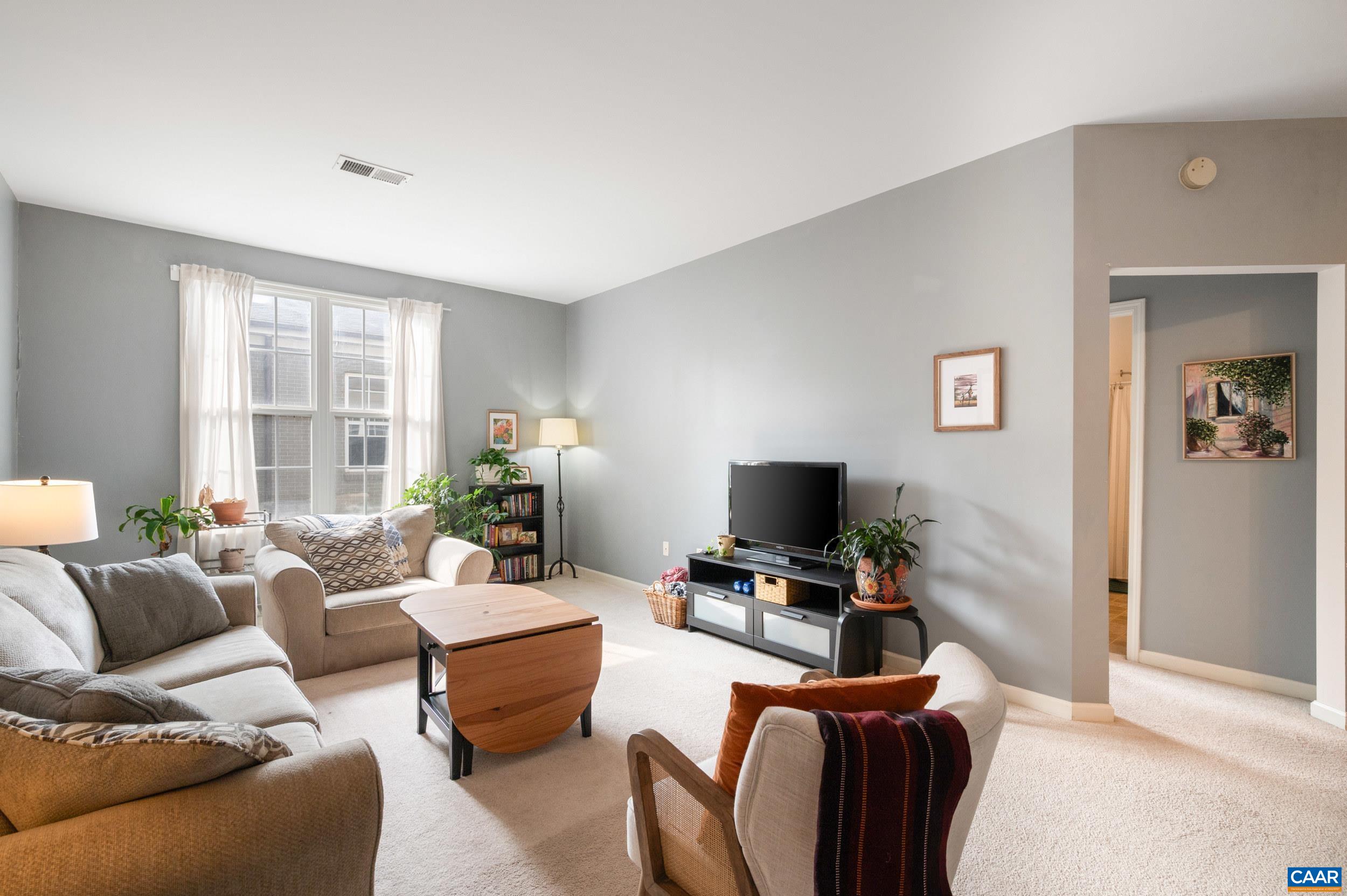 720 WALKER SQ, CHARLOTTESVILLE, Virginia 22903, 1 Bedroom Bedrooms, ,1 BathroomBathrooms,Residential,720 WALKER SQ,678941 MLS # 678941