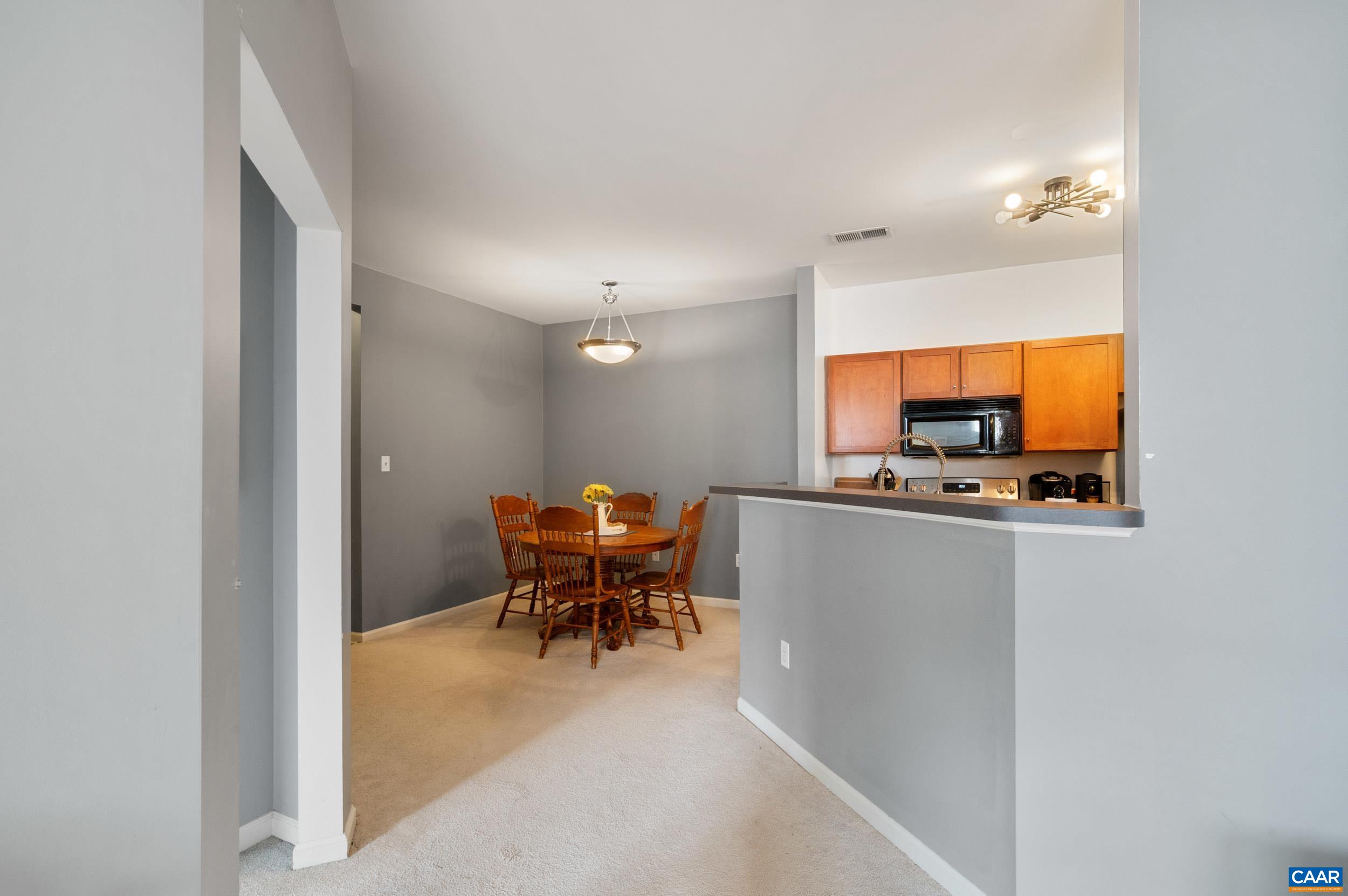 720 WALKER SQ, CHARLOTTESVILLE, Virginia 22903, 1 Bedroom Bedrooms, ,1 BathroomBathrooms,Residential,720 WALKER SQ,678941 MLS # 678941