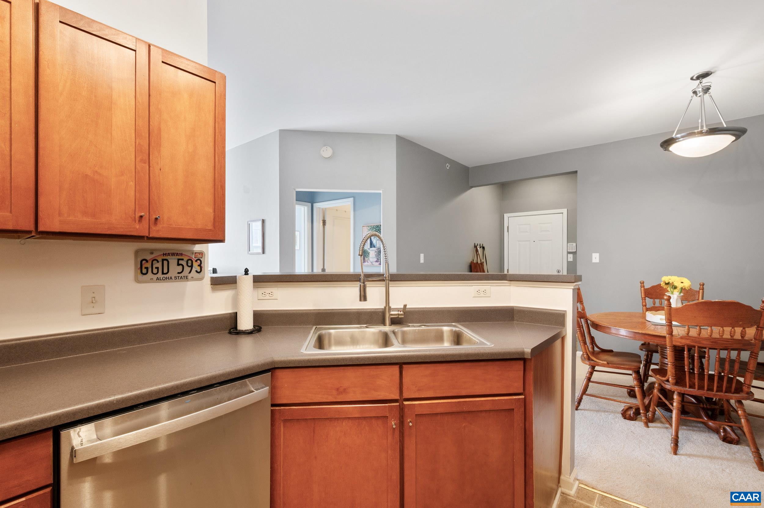 720 WALKER SQ, CHARLOTTESVILLE, Virginia 22903, 1 Bedroom Bedrooms, ,1 BathroomBathrooms,Residential,720 WALKER SQ,678941 MLS # 678941