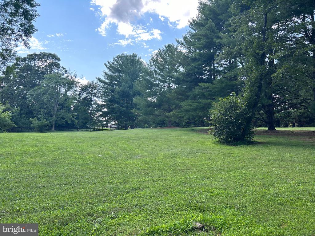 13078 BREEZY KNOLL LN, AMISSVILLE, Virginia 20106, 4 Bedrooms Bedrooms, ,2 BathroomsBathrooms,Residential,13078 BREEZY KNOLL LN,VACU2014220 MLS # VACU2014220