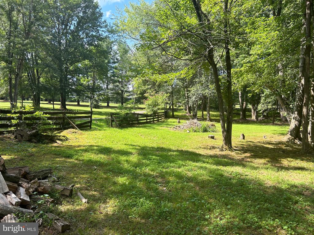 13078 BREEZY KNOLL LN, AMISSVILLE, Virginia 20106, 4 Bedrooms Bedrooms, ,2 BathroomsBathrooms,Residential,13078 BREEZY KNOLL LN,VACU2014220 MLS # VACU2014220