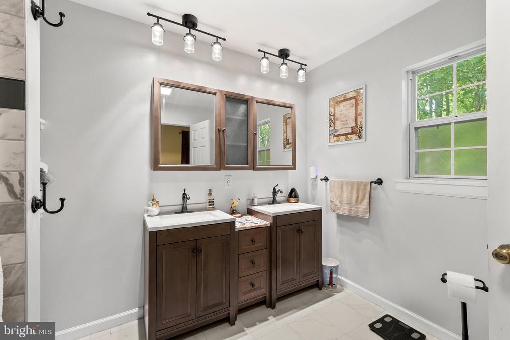 2278 CARTERSVILLE RD, MINERAL, Virginia 23117, 4 Bedrooms Bedrooms, ,2 BathroomsBathrooms,Residential,2278 CARTERSVILLE RD,VALA2010036 MLS # VALA2010036