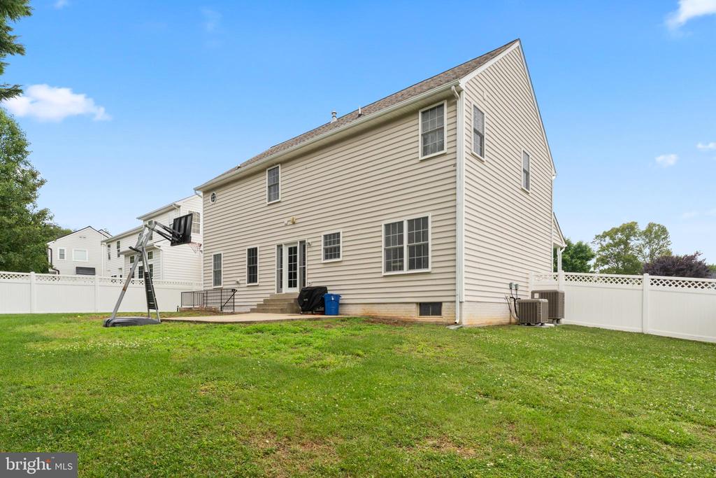 5804 TELLURIDE LN, SPOTSYLVANIA, Virginia 22553, 5 Bedrooms Bedrooms, ,3 BathroomsBathrooms,Residential,5804 TELLURIDE LN,VASP2042982 MLS # VASP2042982