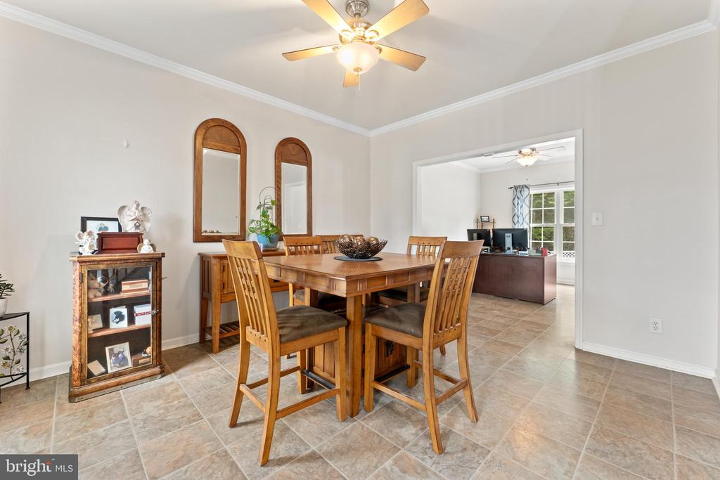 5804 TELLURIDE LN, SPOTSYLVANIA, Virginia 22553, 5 Bedrooms Bedrooms, ,3 BathroomsBathrooms,Residential,5804 TELLURIDE LN,VASP2042982 MLS # VASP2042982