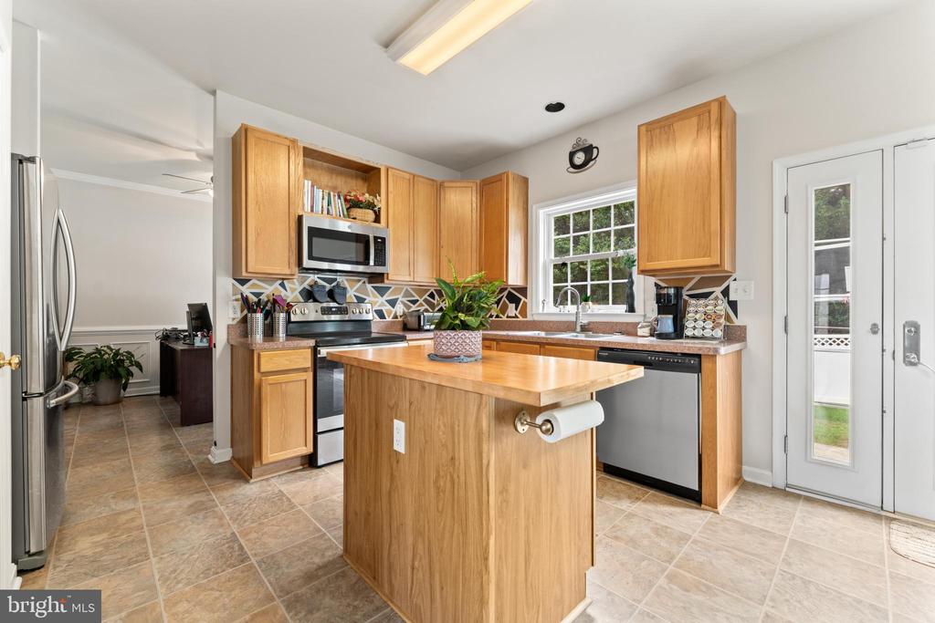 5804 TELLURIDE LN, SPOTSYLVANIA, Virginia 22553, 5 Bedrooms Bedrooms, ,3 BathroomsBathrooms,Residential,5804 TELLURIDE LN,VASP2042982 MLS # VASP2042982