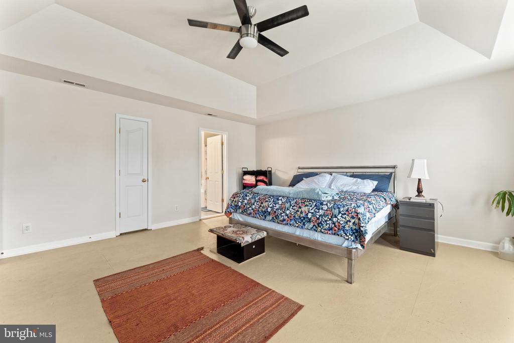 5804 TELLURIDE LN, SPOTSYLVANIA, Virginia 22553, 5 Bedrooms Bedrooms, ,3 BathroomsBathrooms,Residential,5804 TELLURIDE LN,VASP2042982 MLS # VASP2042982