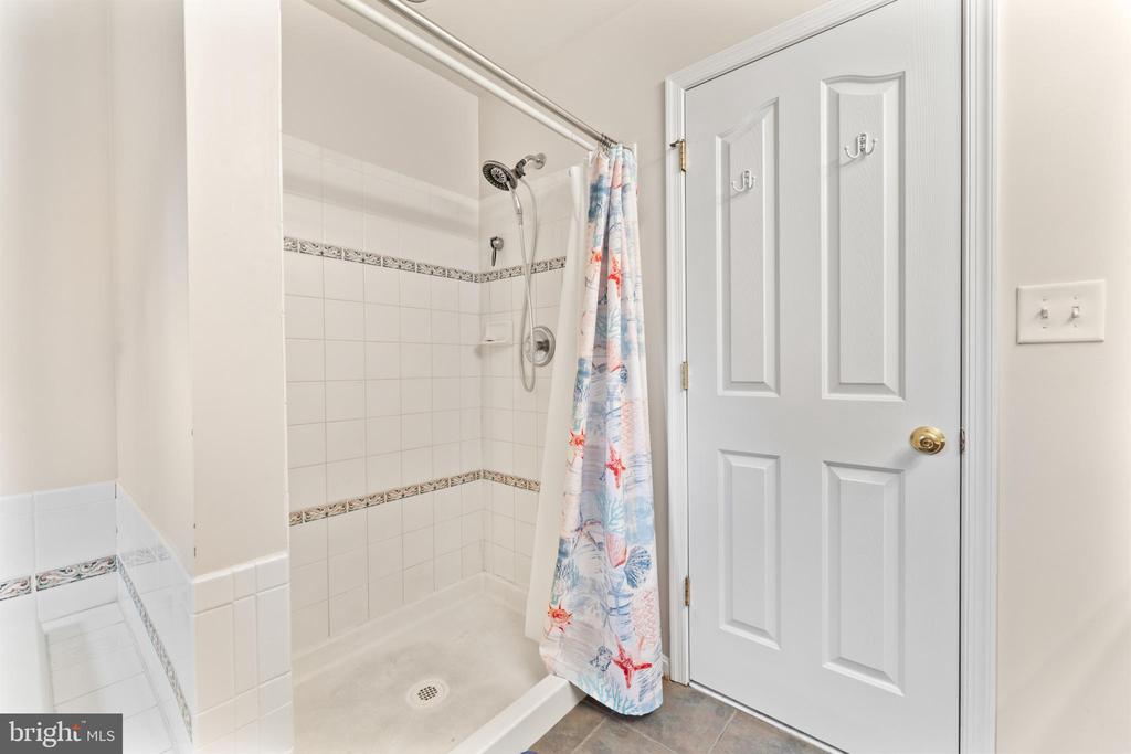 5804 TELLURIDE LN, SPOTSYLVANIA, Virginia 22553, 5 Bedrooms Bedrooms, ,3 BathroomsBathrooms,Residential,5804 TELLURIDE LN,VASP2042982 MLS # VASP2042982