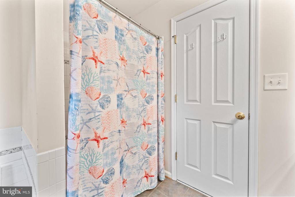 5804 TELLURIDE LN, SPOTSYLVANIA, Virginia 22553, 5 Bedrooms Bedrooms, ,3 BathroomsBathrooms,Residential,5804 TELLURIDE LN,VASP2042982 MLS # VASP2042982