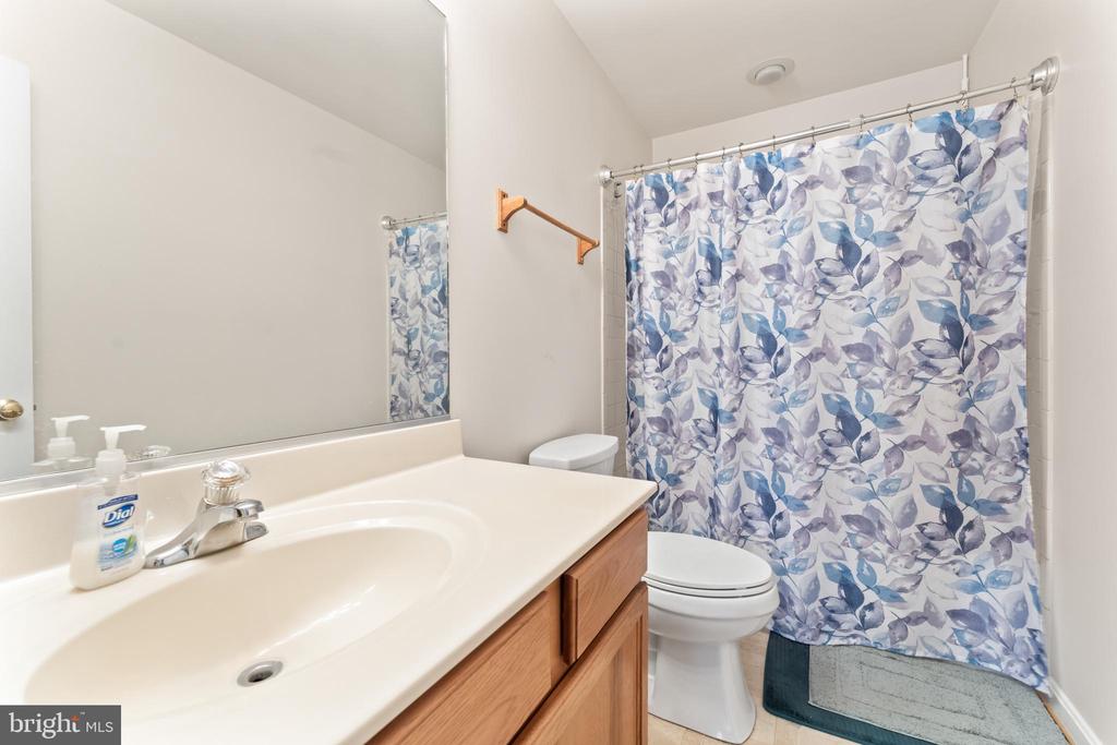 5804 TELLURIDE LN, SPOTSYLVANIA, Virginia 22553, 5 Bedrooms Bedrooms, ,3 BathroomsBathrooms,Residential,5804 TELLURIDE LN,VASP2042982 MLS # VASP2042982