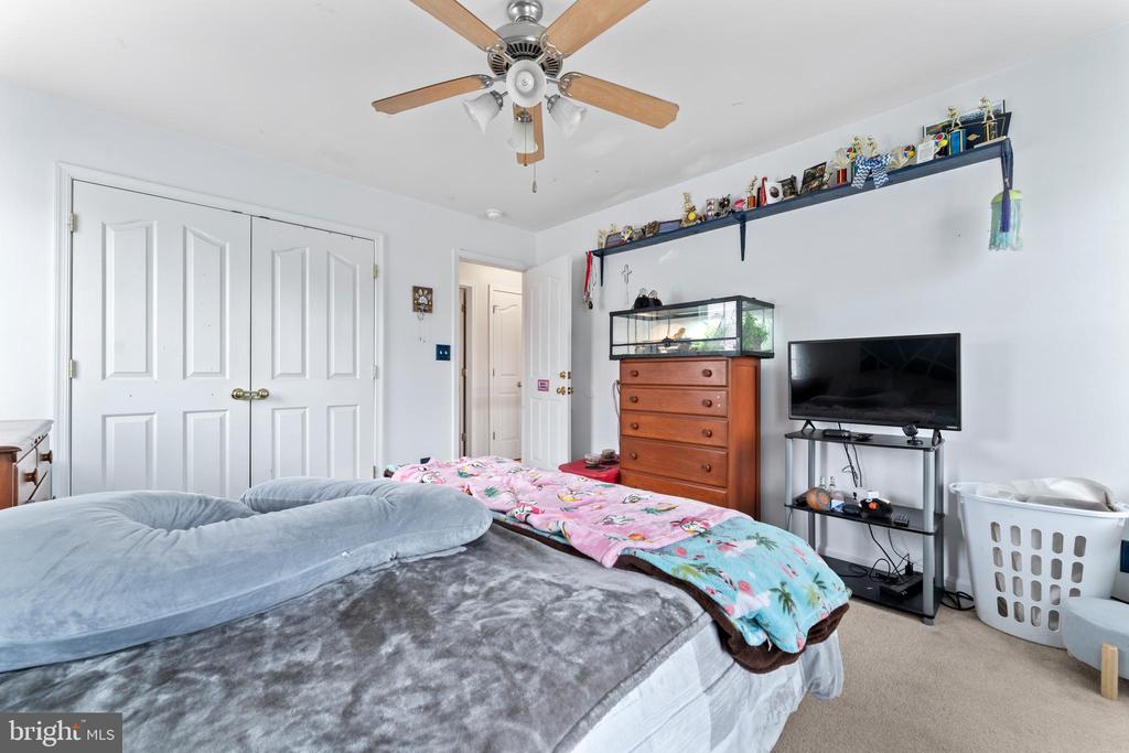 5804 TELLURIDE LN, SPOTSYLVANIA, Virginia 22553, 5 Bedrooms Bedrooms, ,3 BathroomsBathrooms,Residential,5804 TELLURIDE LN,VASP2042982 MLS # VASP2042982