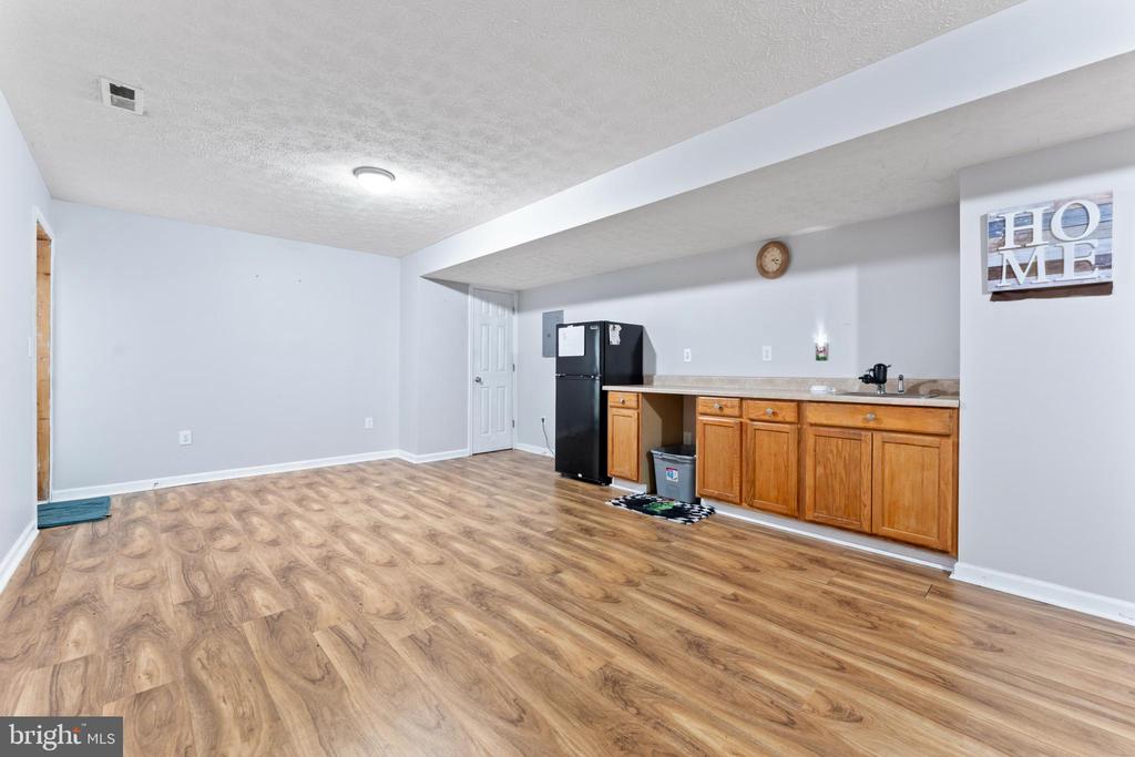 5804 TELLURIDE LN, SPOTSYLVANIA, Virginia 22553, 5 Bedrooms Bedrooms, ,3 BathroomsBathrooms,Residential,5804 TELLURIDE LN,VASP2042982 MLS # VASP2042982