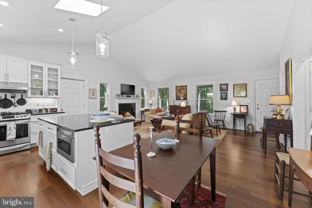4639 HOPEWELL RD, THE PLAINS, Virginia 20198, 1 Bedroom Bedrooms, ,2 BathroomsBathrooms,Residential,4639 HOPEWELL RD,VAFQ2022792 MLS # VAFQ2022792
