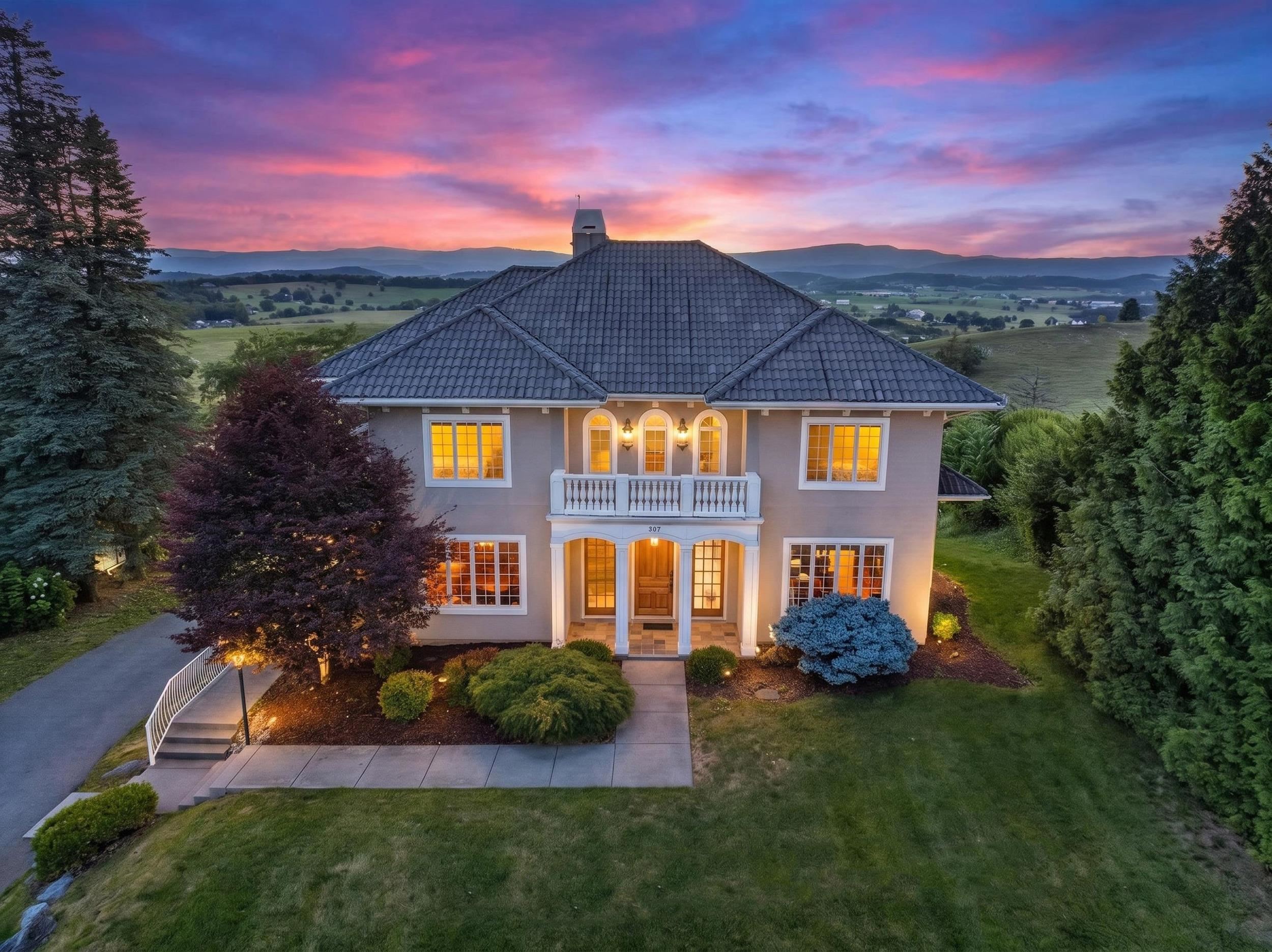 Imagine enjoying, sunrises and sunsets every day that paint the expansive skyline over 4 mountain ranges with the most beautiful colors. Imagine enjoying, sunrises and sunsets every day that paint the expansive skyline over 4 mountain ranges with the most beautiful colors.