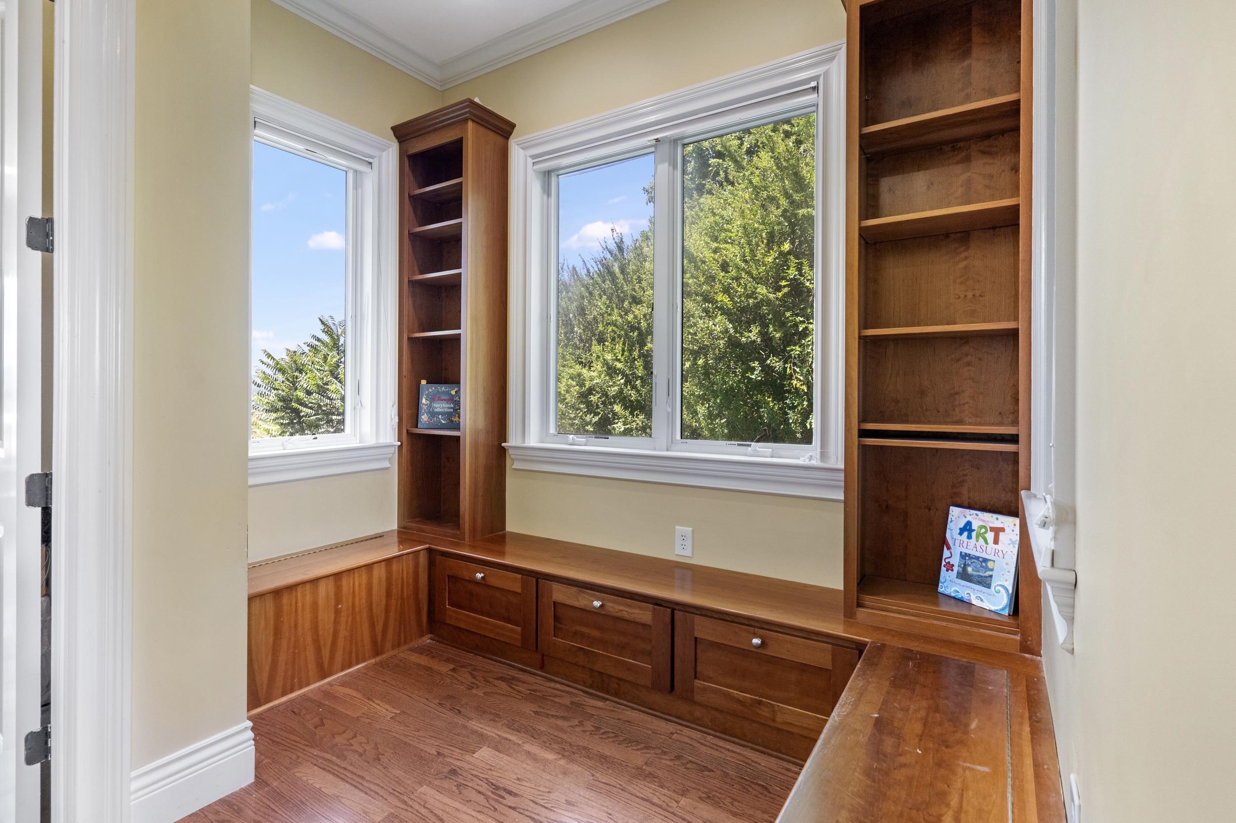 957 SUMMIT AVE, HARRISONBURG, Virginia 22802, 5 Bedrooms Bedrooms, ,4 BathroomsBathrooms,Residential,957 SUMMIT AVE,678744 MLS # 678744 957 SUMMIT AVE, HARRISONBURG, Virginia 22802, 5 Bedrooms Bedrooms, ,4 BathroomsBathrooms,Residential,957 SUMMIT AVE,678744 MLS # 678744