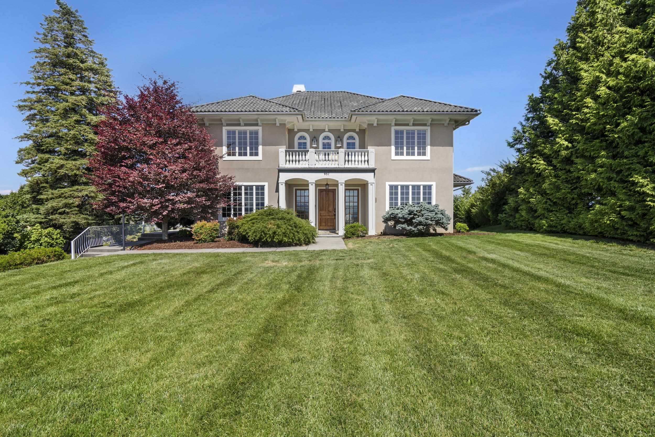 957 SUMMIT AVE, HARRISONBURG, Virginia 22802, 5 Bedrooms Bedrooms, ,4 BathroomsBathrooms,Residential,957 SUMMIT AVE,678744 MLS # 678744 957 SUMMIT AVE, HARRISONBURG, Virginia 22802, 5 Bedrooms Bedrooms, ,4 BathroomsBathrooms,Residential,957 SUMMIT AVE,678744 MLS # 678744