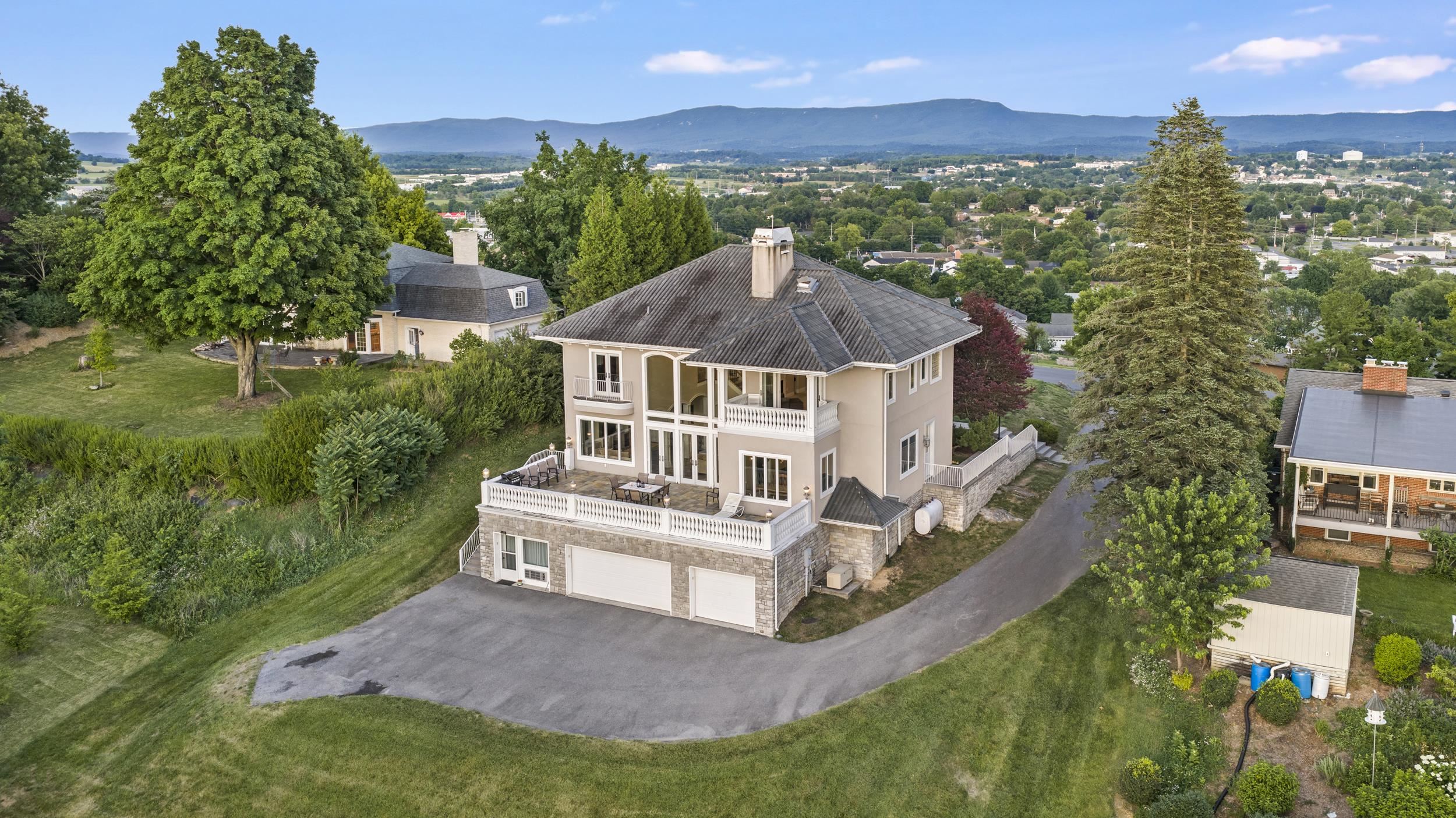957 SUMMIT AVE, HARRISONBURG, Virginia 22802, 5 Bedrooms Bedrooms, ,4 BathroomsBathrooms,Residential,957 SUMMIT AVE,678744 MLS # 678744 957 SUMMIT AVE, HARRISONBURG, Virginia 22802, 5 Bedrooms Bedrooms, ,4 BathroomsBathrooms,Residential,957 SUMMIT AVE,678744 MLS # 678744