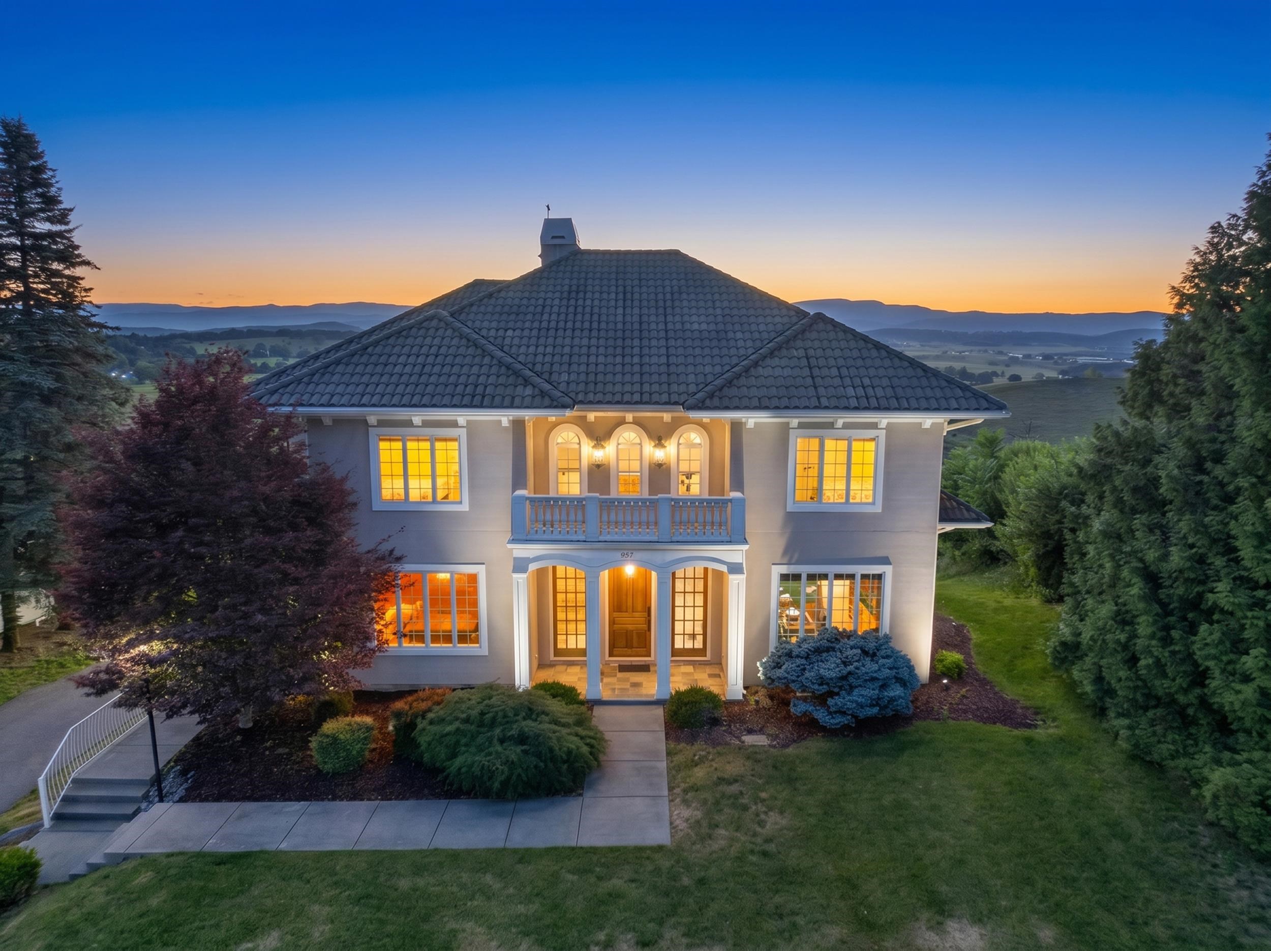 957 SUMMIT AVE, HARRISONBURG, Virginia 22802, 5 Bedrooms Bedrooms, ,4 BathroomsBathrooms,Residential,957 SUMMIT AVE,678744 MLS # 678744 957 SUMMIT AVE, HARRISONBURG, Virginia 22802, 5 Bedrooms Bedrooms, ,4 BathroomsBathrooms,Residential,957 SUMMIT AVE,678744 MLS # 678744