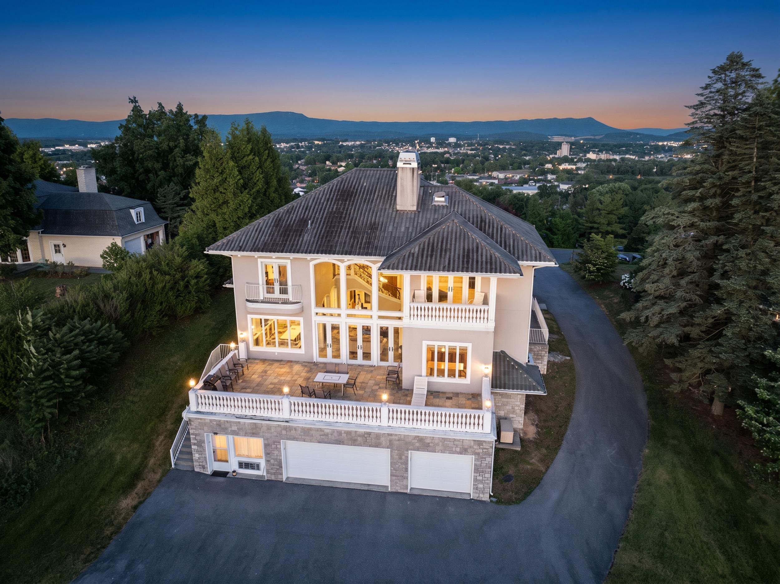957 SUMMIT AVE, HARRISONBURG, Virginia 22802, 5 Bedrooms Bedrooms, ,4 BathroomsBathrooms,Residential,957 SUMMIT AVE,678744 MLS # 678744 957 SUMMIT AVE, HARRISONBURG, Virginia 22802, 5 Bedrooms Bedrooms, ,4 BathroomsBathrooms,Residential,957 SUMMIT AVE,678744 MLS # 678744