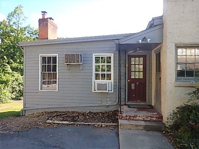 2505 N AUGUSTA ST, STAUNTON, Virginia 24401, 2 Bedrooms Bedrooms, ,1 BathroomBathrooms,Residential,2505 N AUGUSTA ST,678950 MLS # 678950 2505 N AUGUSTA ST, STAUNTON, Virginia 24401, 2 Bedrooms Bedrooms, ,1 BathroomBathrooms,Residential,2505 N AUGUSTA ST,678950 MLS # 678950