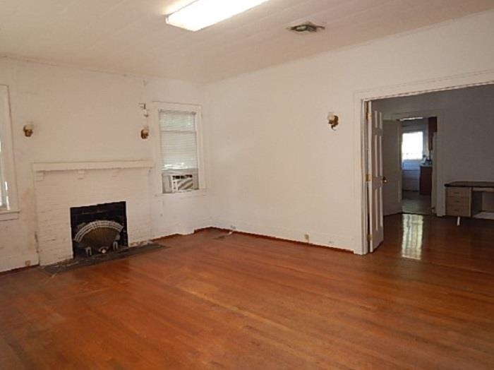 2505 N AUGUSTA ST, STAUNTON, Virginia 24401, 2 Bedrooms Bedrooms, ,1 BathroomBathrooms,Residential,2505 N AUGUSTA ST,678950 MLS # 678950