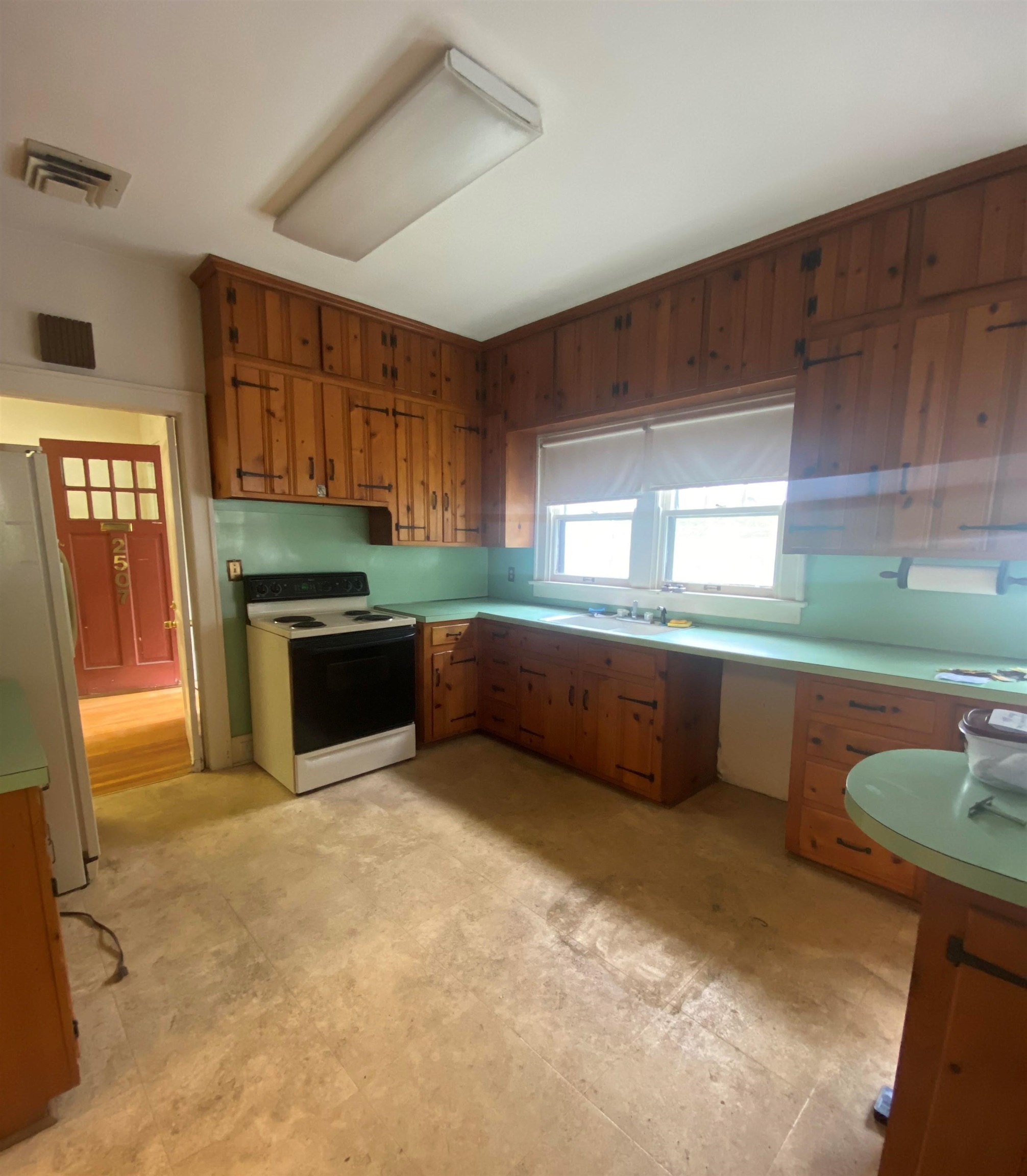 2505 N AUGUSTA ST, STAUNTON, Virginia 24401, 2 Bedrooms Bedrooms, ,1 BathroomBathrooms,Residential,2505 N AUGUSTA ST,678950 MLS # 678950
