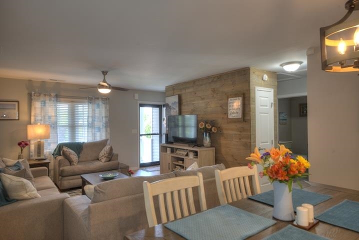 611 C ST, STAUNTON, Virginia 24401, 3 Bedrooms Bedrooms, ,2 BathroomsBathrooms,Residential,611 C ST,678953 MLS # 678953 611 C ST, STAUNTON, Virginia 24401, 3 Bedrooms Bedrooms, ,2 BathroomsBathrooms,Residential,611 C ST,678953 MLS # 678953
