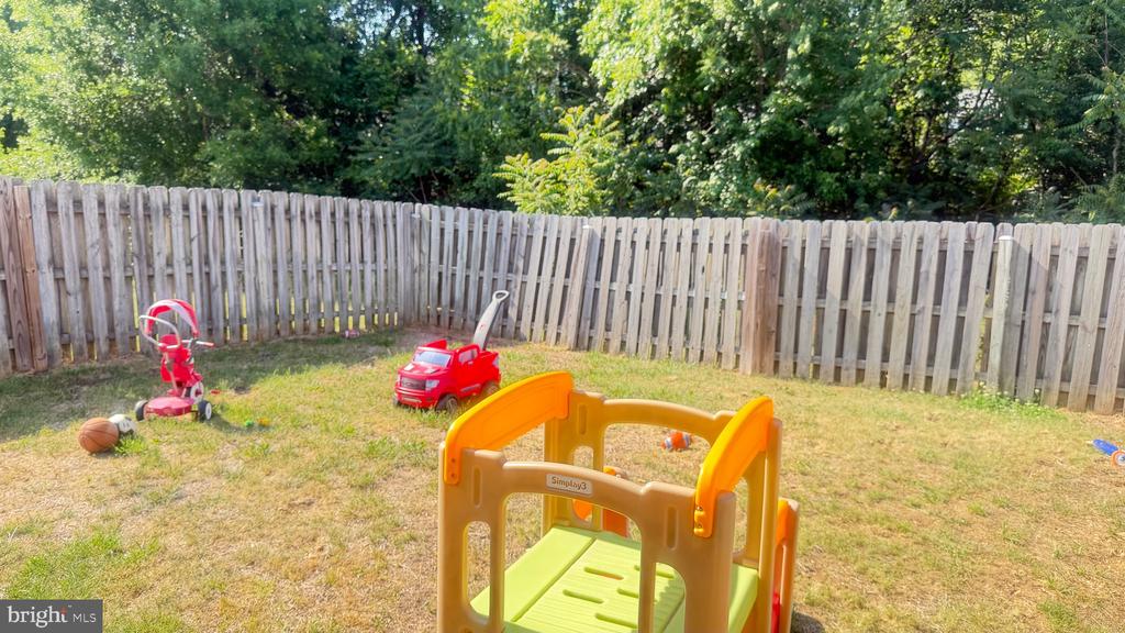 9615 COVENTRY CREEK DR, FREDERICKSBURG, Virginia 22408, 3 Bedrooms Bedrooms, ,2 BathroomsBathrooms,Residential,9615 COVENTRY CREEK DR,VASP2042256 MLS # VASP2042256