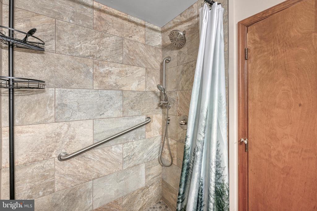 110 PATRICK HENRY DR, LOUISA, Virginia 23093, 3 Bedrooms Bedrooms, ,3 BathroomsBathrooms,Residential,110 PATRICK HENRY DR,VALA2010096 MLS # VALA2010096