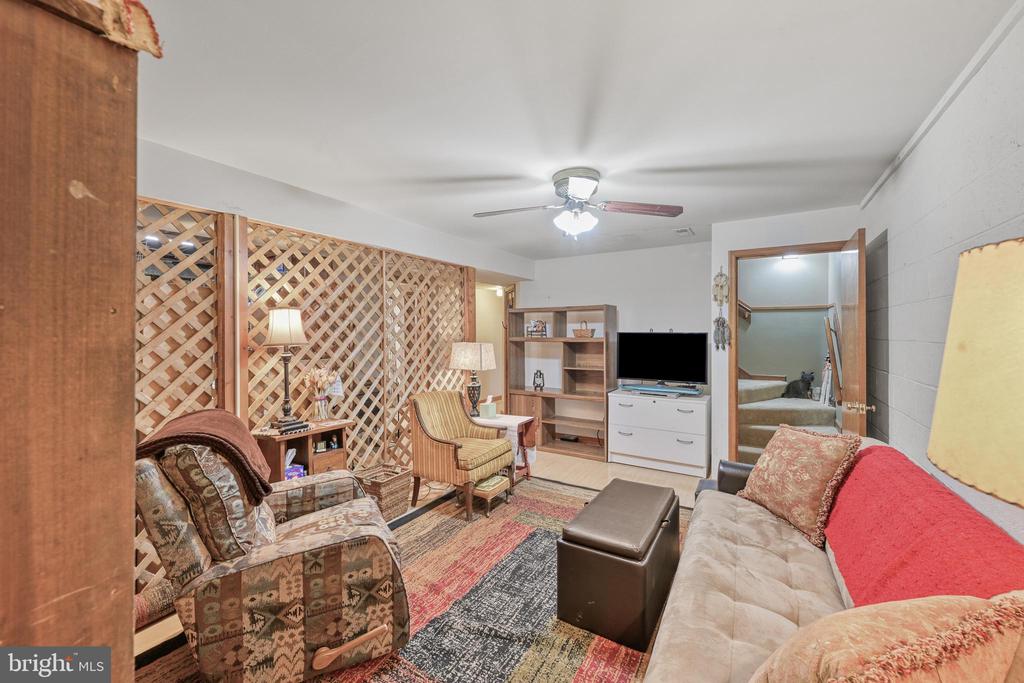 110 PATRICK HENRY DR, LOUISA, Virginia 23093, 3 Bedrooms Bedrooms, ,3 BathroomsBathrooms,Residential,110 PATRICK HENRY DR,VALA2010096 MLS # VALA2010096
