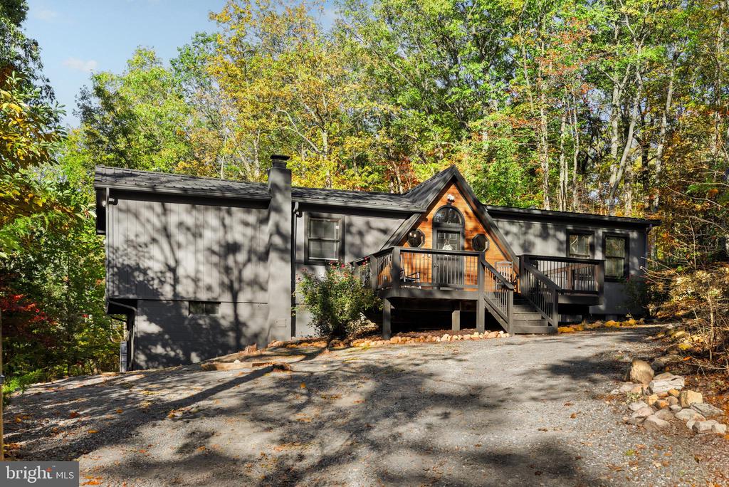 140 WILDWOOD LN, SHENANDOAH, Virginia 22849, 3 Bedrooms Bedrooms, ,2 BathroomsBathrooms,Residential,140 WILDWOOD LN,VAPA2006600 MLS # VAPA2006600