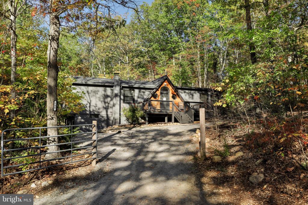 140 WILDWOOD LN, SHENANDOAH, Virginia 22849, 3 Bedrooms Bedrooms, ,2 BathroomsBathrooms,Residential,140 WILDWOOD LN,VAPA2006600 MLS # VAPA2006600
