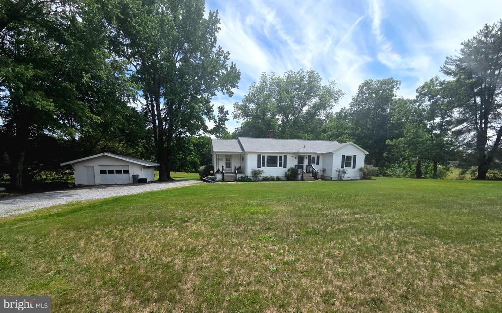 11506 POST OAK RD, SPOTSYLVANIA, Virginia 22551, 3 Bedrooms Bedrooms, ,2 BathroomsBathrooms,Residential,11506 POST OAK RD,VASP2043328 MLS # VASP2043328