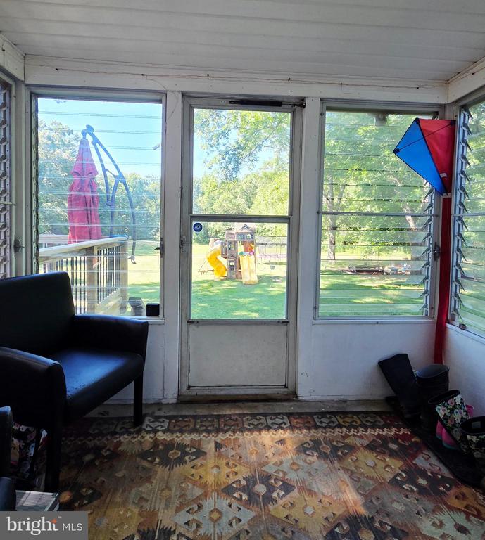 11506 POST OAK RD, SPOTSYLVANIA, Virginia 22551, 3 Bedrooms Bedrooms, ,2 BathroomsBathrooms,Residential,11506 POST OAK RD,VASP2043328 MLS # VASP2043328