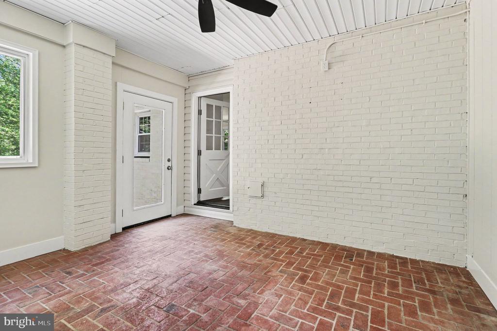 9825 VALLEY PO RD, SPOTSYLVANIA, Virginia 22551, 5 Bedrooms Bedrooms, ,3 BathroomsBathrooms,Residential,9825 VALLEY PO RD,VASP2043340 MLS # VASP2043340