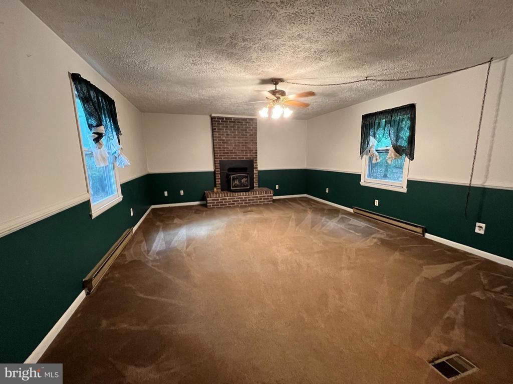 9809 PEPPERTREE RD, SPOTSYLVANIA, Virginia 22553, 4 Bedrooms Bedrooms, ,1 BathroomBathrooms,Residential,9809 PEPPERTREE RD,VASP2043326 MLS # VASP2043326 9809 PEPPERTREE RD, SPOTSYLVANIA, Virginia 22553, 4 Bedrooms Bedrooms, ,1 BathroomBathrooms,Residential,9809 PEPPERTREE RD,VASP2043326 MLS # VASP2043326