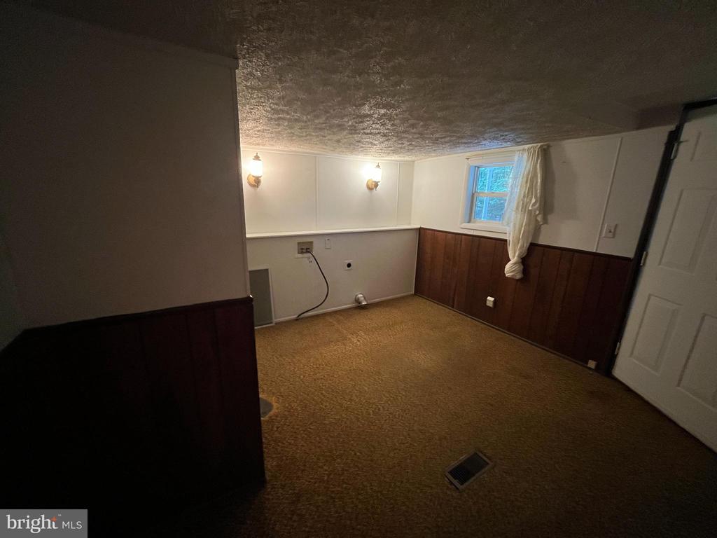 9809 PEPPERTREE RD, SPOTSYLVANIA, Virginia 22553, 4 Bedrooms Bedrooms, ,1 BathroomBathrooms,Residential,9809 PEPPERTREE RD,VASP2043326 MLS # VASP2043326 9809 PEPPERTREE RD, SPOTSYLVANIA, Virginia 22553, 4 Bedrooms Bedrooms, ,1 BathroomBathrooms,Residential,9809 PEPPERTREE RD,VASP2043326 MLS # VASP2043326