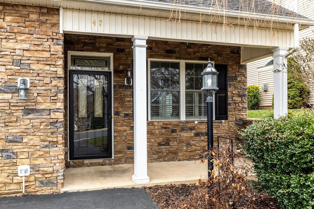 47 VILLA VIEW DR, STAUNTON, Virginia 24401, 3 Bedrooms Bedrooms, ,2 BathroomsBathrooms,Residential,47 VILLA VIEW DR,672051 MLS # 672051