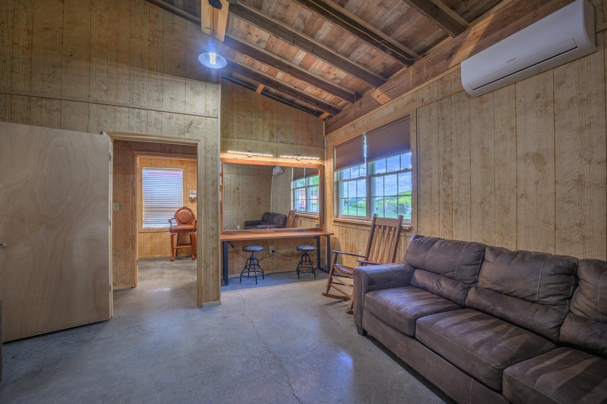 Bridal suite & groom’s quarters