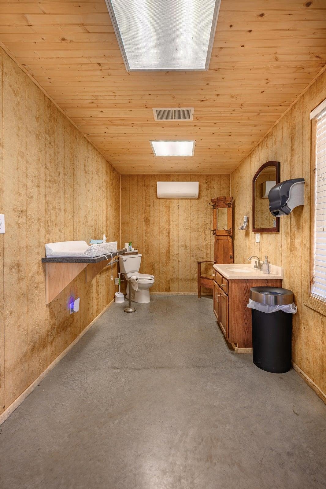 Event Bathroom 2