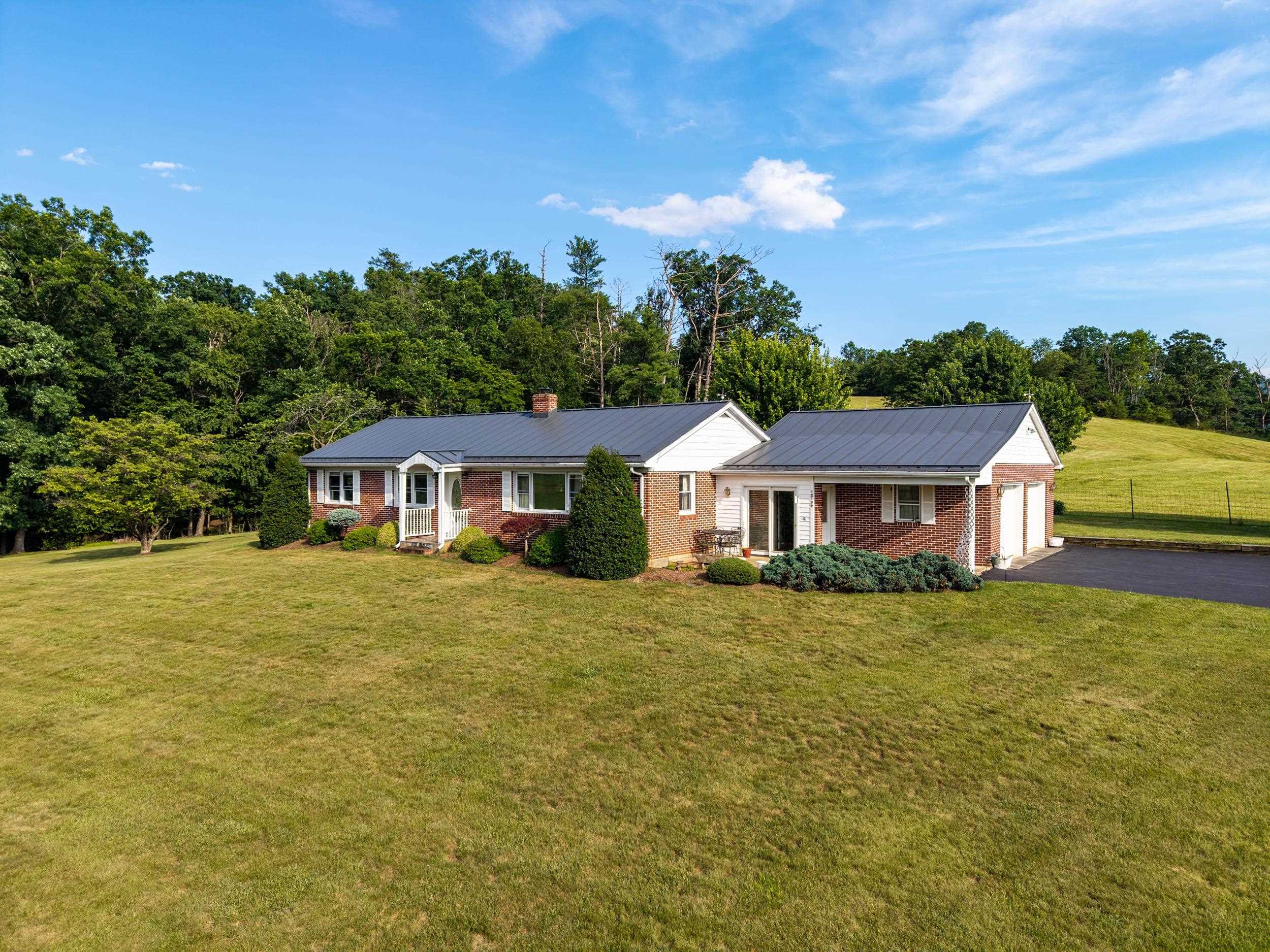12199 HOLLOW RD, FULKS RUN, Virginia 22830, 3 Bedrooms Bedrooms, ,1 BathroomBathrooms,Residential,12199 HOLLOW RD,678960 MLS # 678960