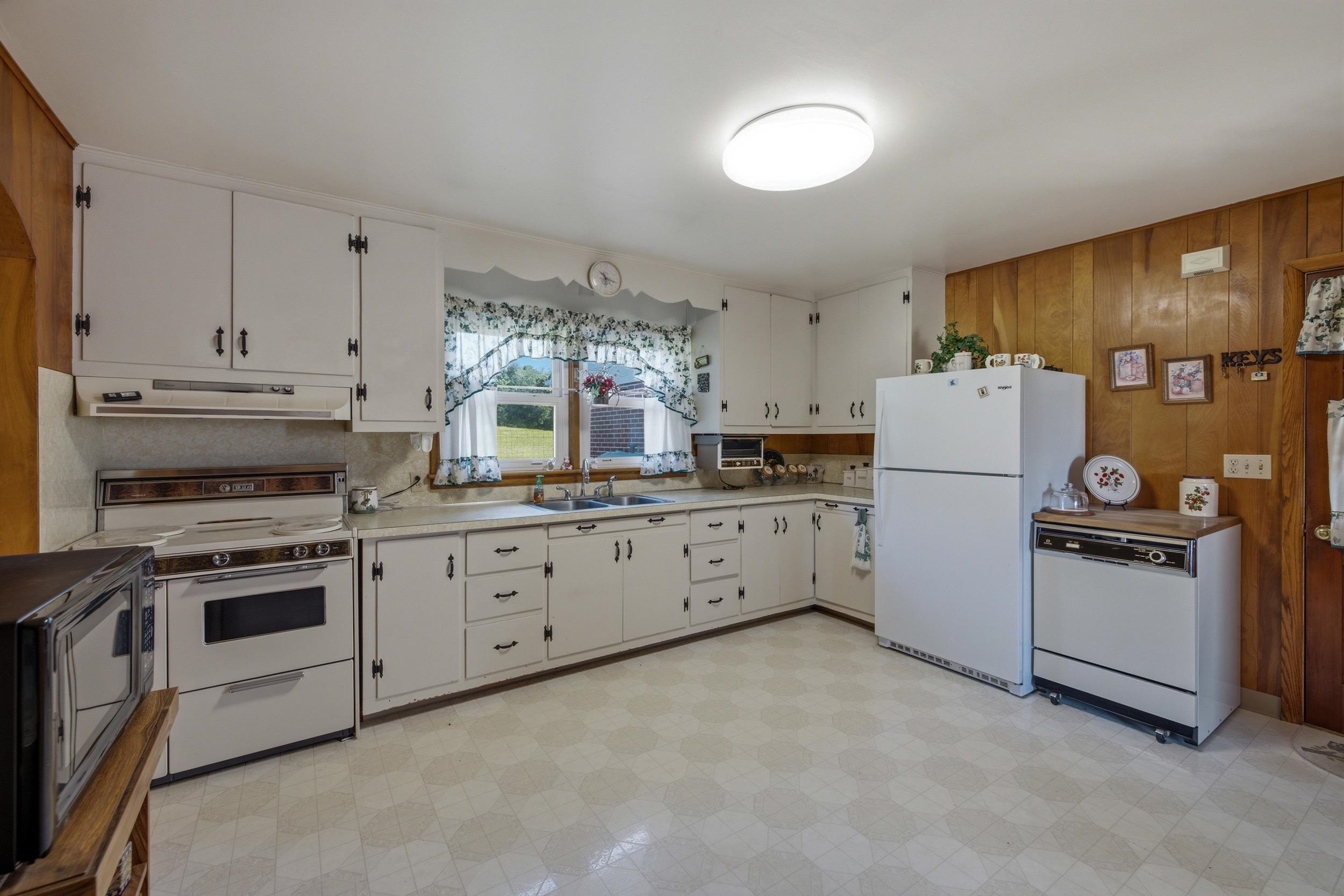 12199 HOLLOW RD, FULKS RUN, Virginia 22830, 3 Bedrooms Bedrooms, ,1 BathroomBathrooms,Residential,12199 HOLLOW RD,678960 MLS # 678960