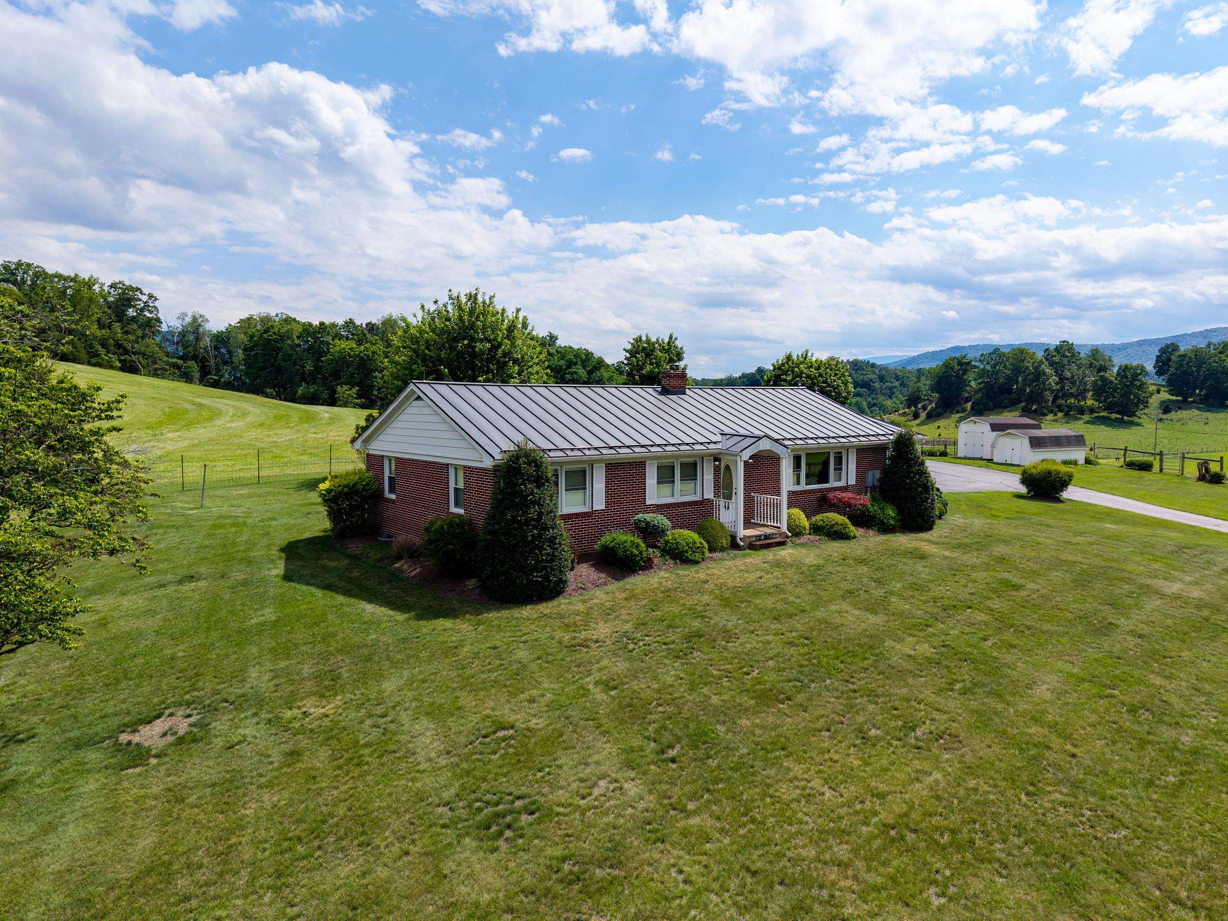 12199 HOLLOW RD, FULKS RUN, Virginia 22830, 3 Bedrooms Bedrooms, ,1 BathroomBathrooms,Residential,12199 HOLLOW RD,678960 MLS # 678960