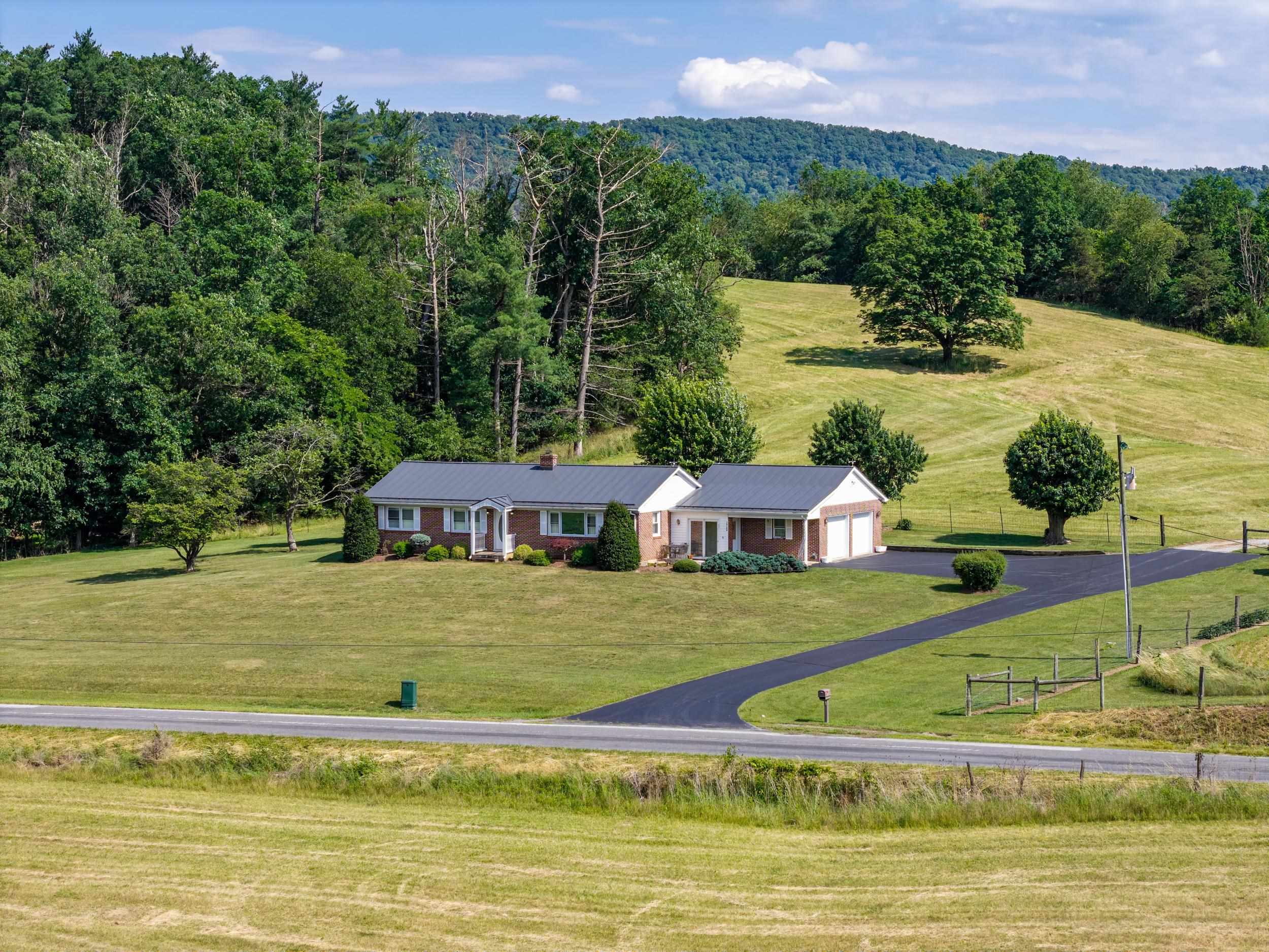 12199 HOLLOW RD, FULKS RUN, Virginia 22830, 3 Bedrooms Bedrooms, ,1 BathroomBathrooms,Residential,12199 HOLLOW RD,678960 MLS # 678960