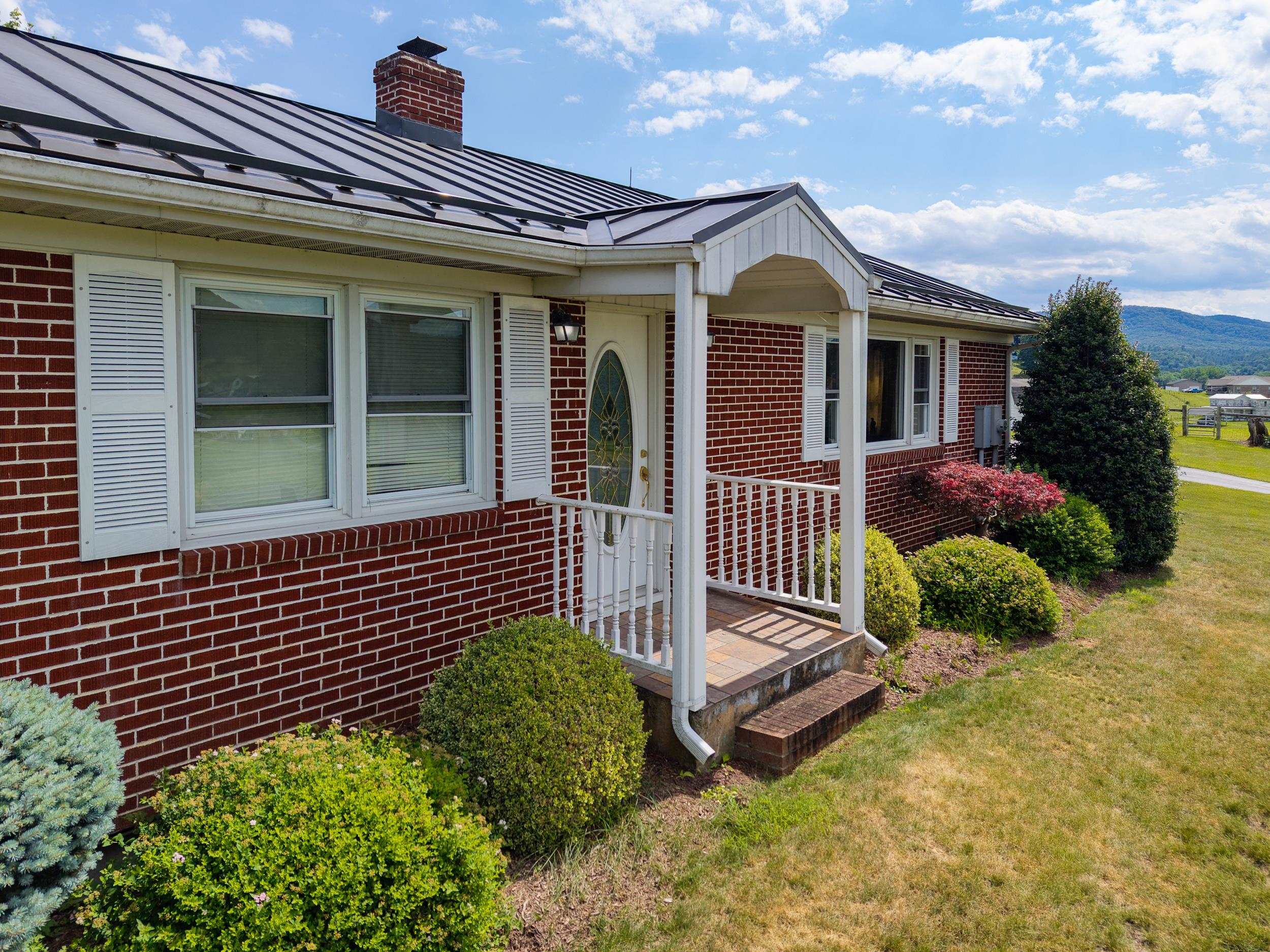 12199 HOLLOW RD, FULKS RUN, Virginia 22830, 3 Bedrooms Bedrooms, ,1 BathroomBathrooms,Residential,12199 HOLLOW RD,678960 MLS # 678960
