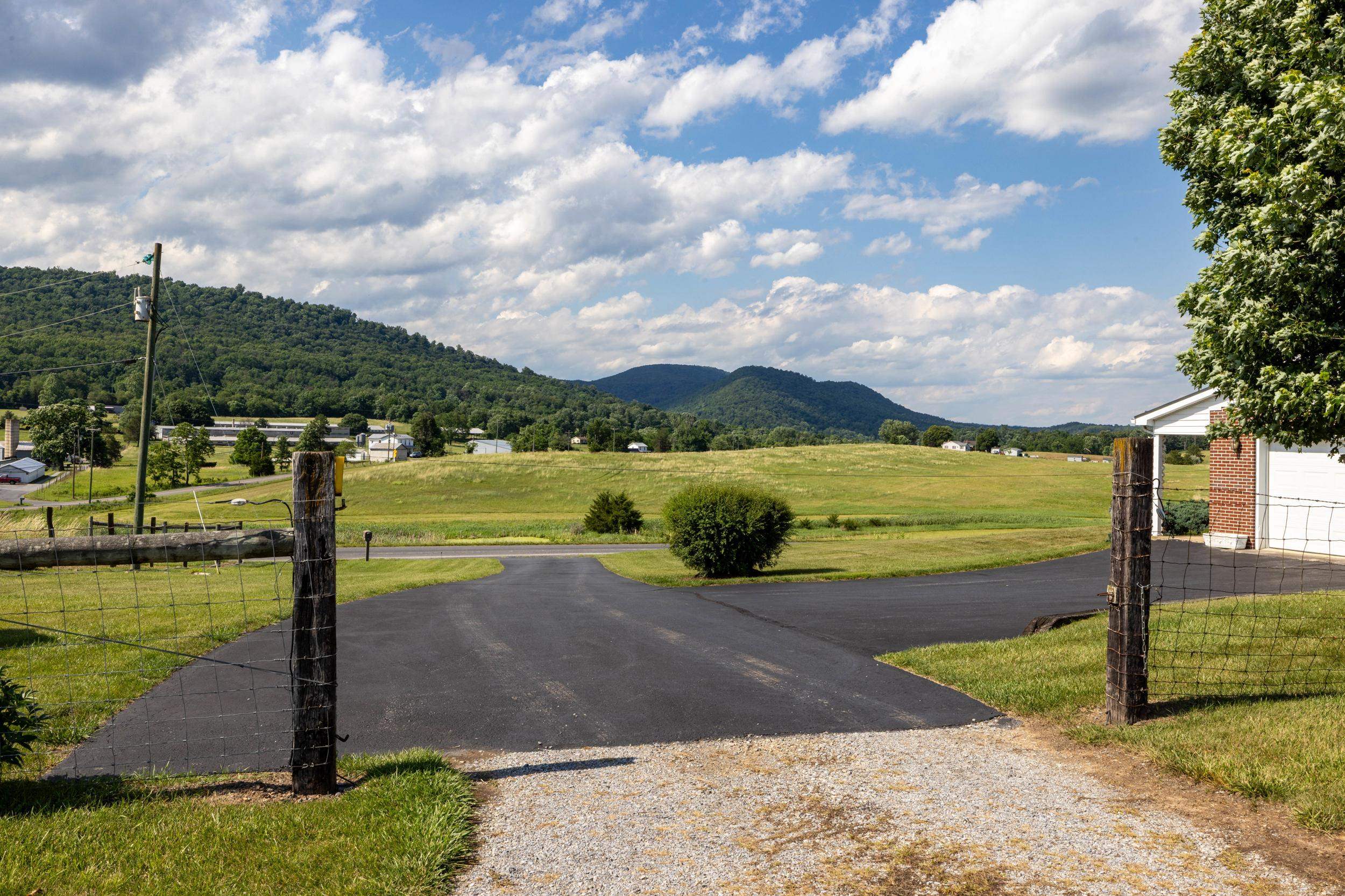 12199 HOLLOW RD, FULKS RUN, Virginia 22830, 3 Bedrooms Bedrooms, ,1 BathroomBathrooms,Residential,12199 HOLLOW RD,678960 MLS # 678960