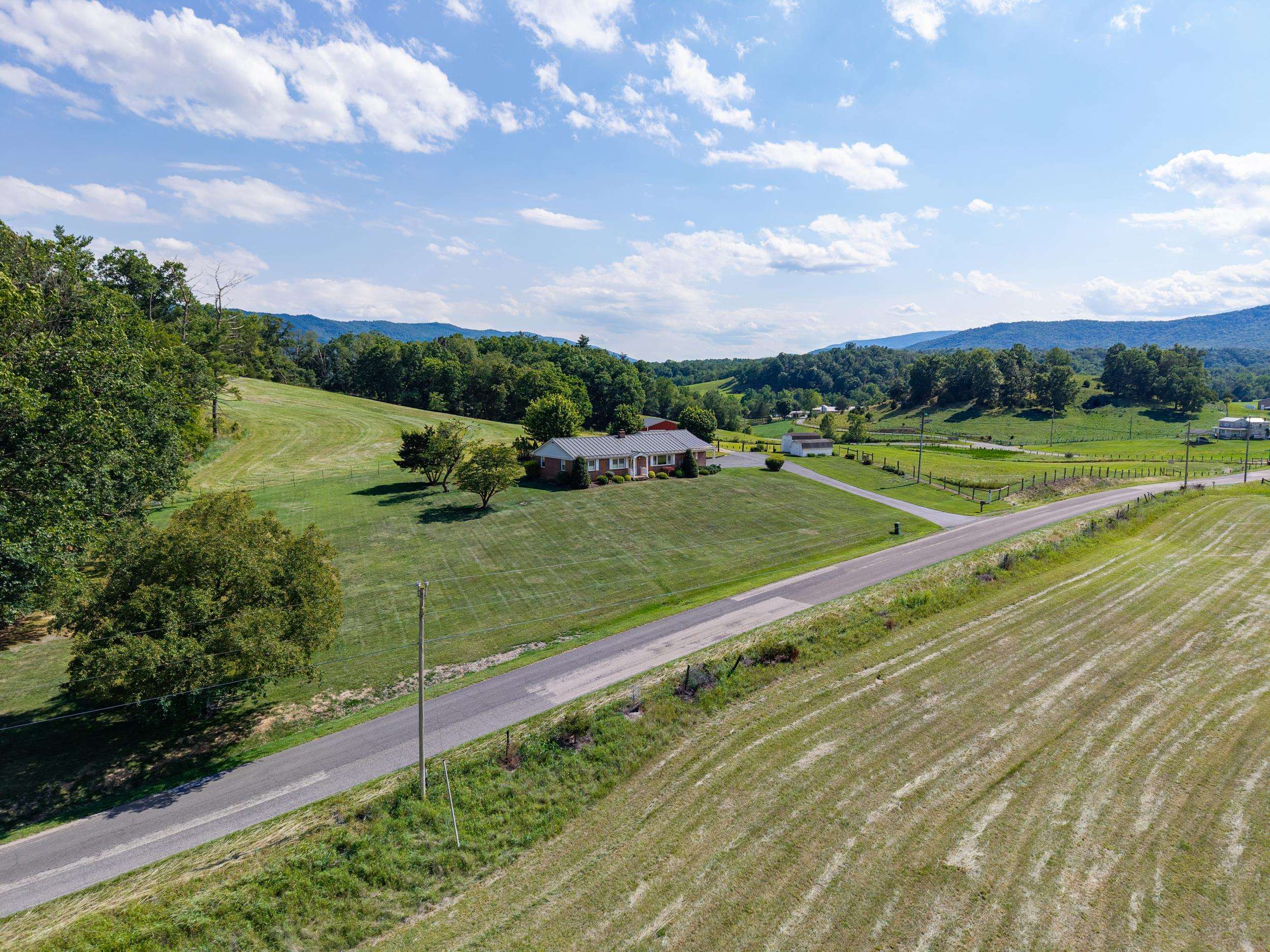 12199 HOLLOW RD, FULKS RUN, Virginia 22830, 3 Bedrooms Bedrooms, ,1 BathroomBathrooms,Residential,12199 HOLLOW RD,678960 MLS # 678960