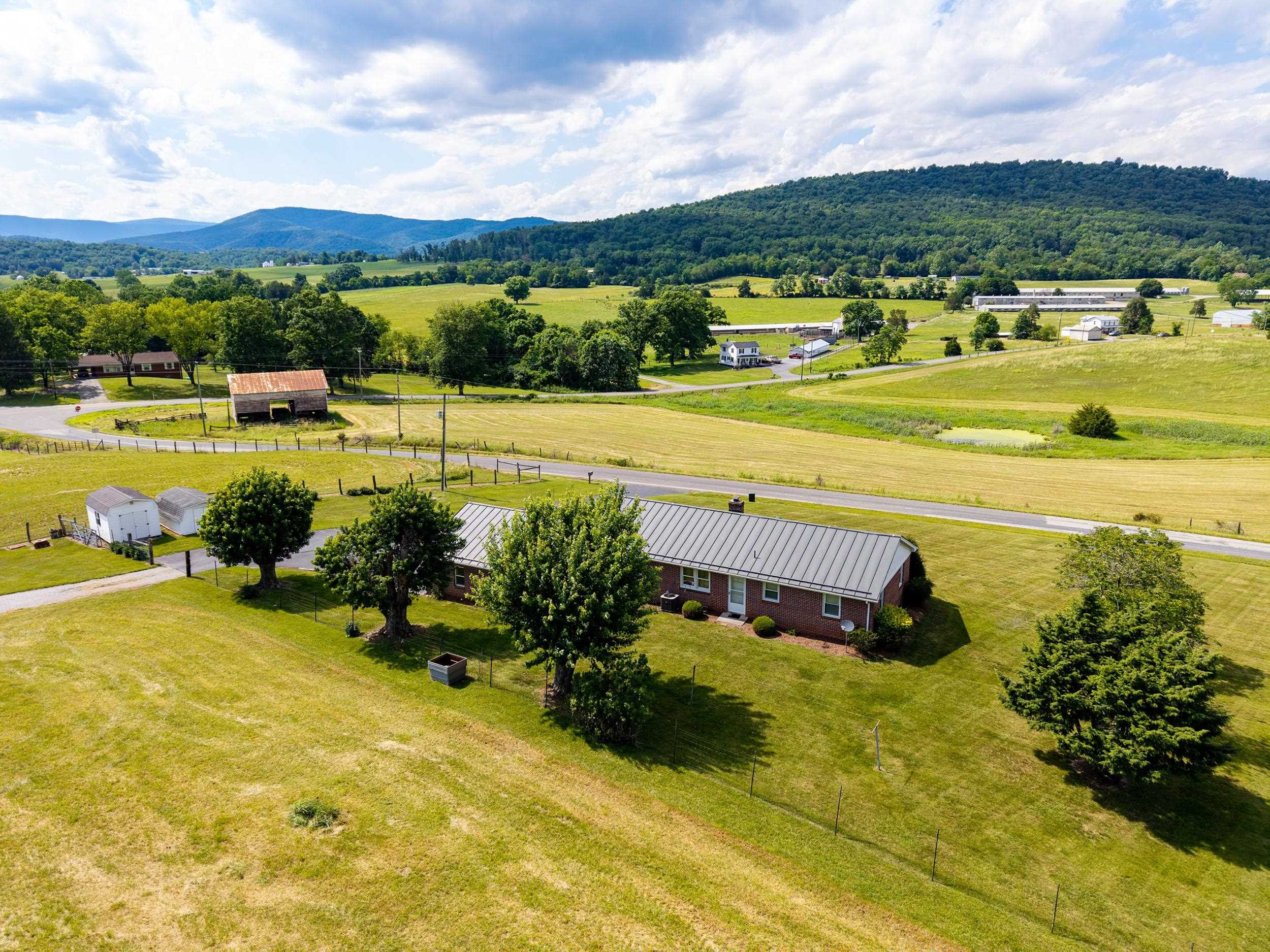 12199 HOLLOW RD, FULKS RUN, Virginia 22830, 3 Bedrooms Bedrooms, ,1 BathroomBathrooms,Residential,12199 HOLLOW RD,678960 MLS # 678960