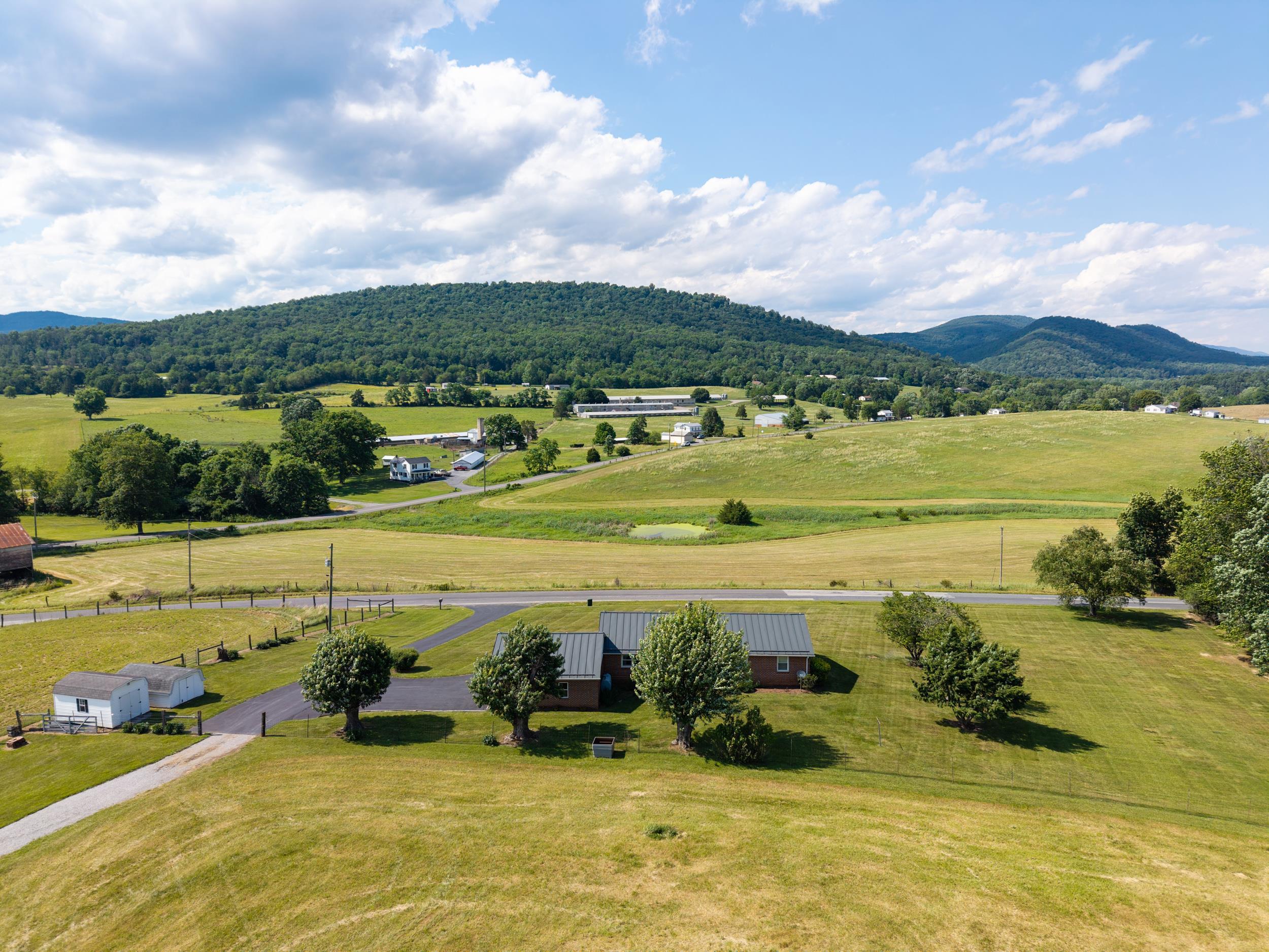 12199 HOLLOW RD, FULKS RUN, Virginia 22830, 3 Bedrooms Bedrooms, ,1 BathroomBathrooms,Residential,12199 HOLLOW RD,678960 MLS # 678960